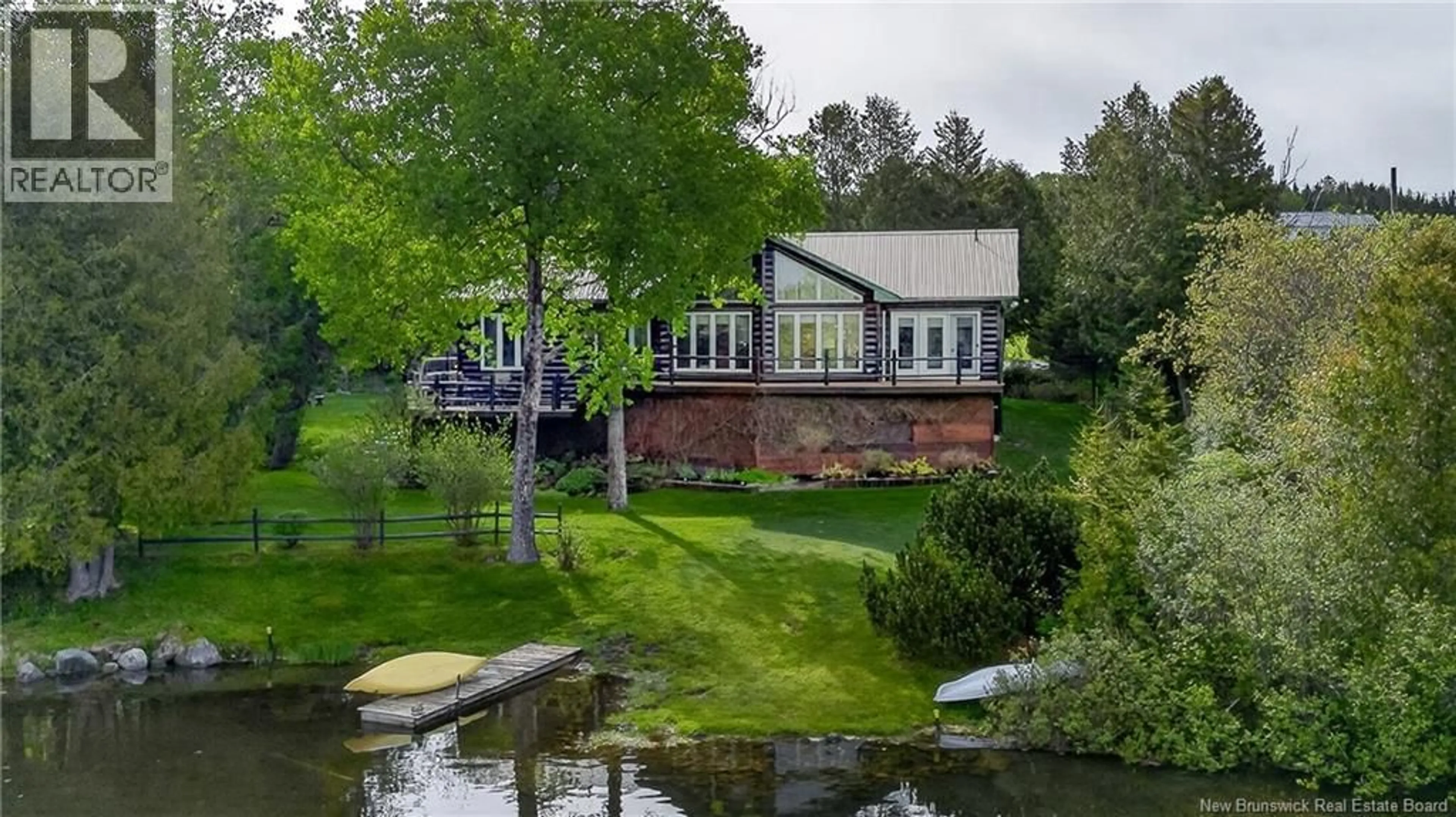 A pic from outside/outdoor area/front of a property/back of a property/a pic from drone, water/lake/river/ocean view for 40 FERRIS LANE, Saint John New Brunswick E2N1V5