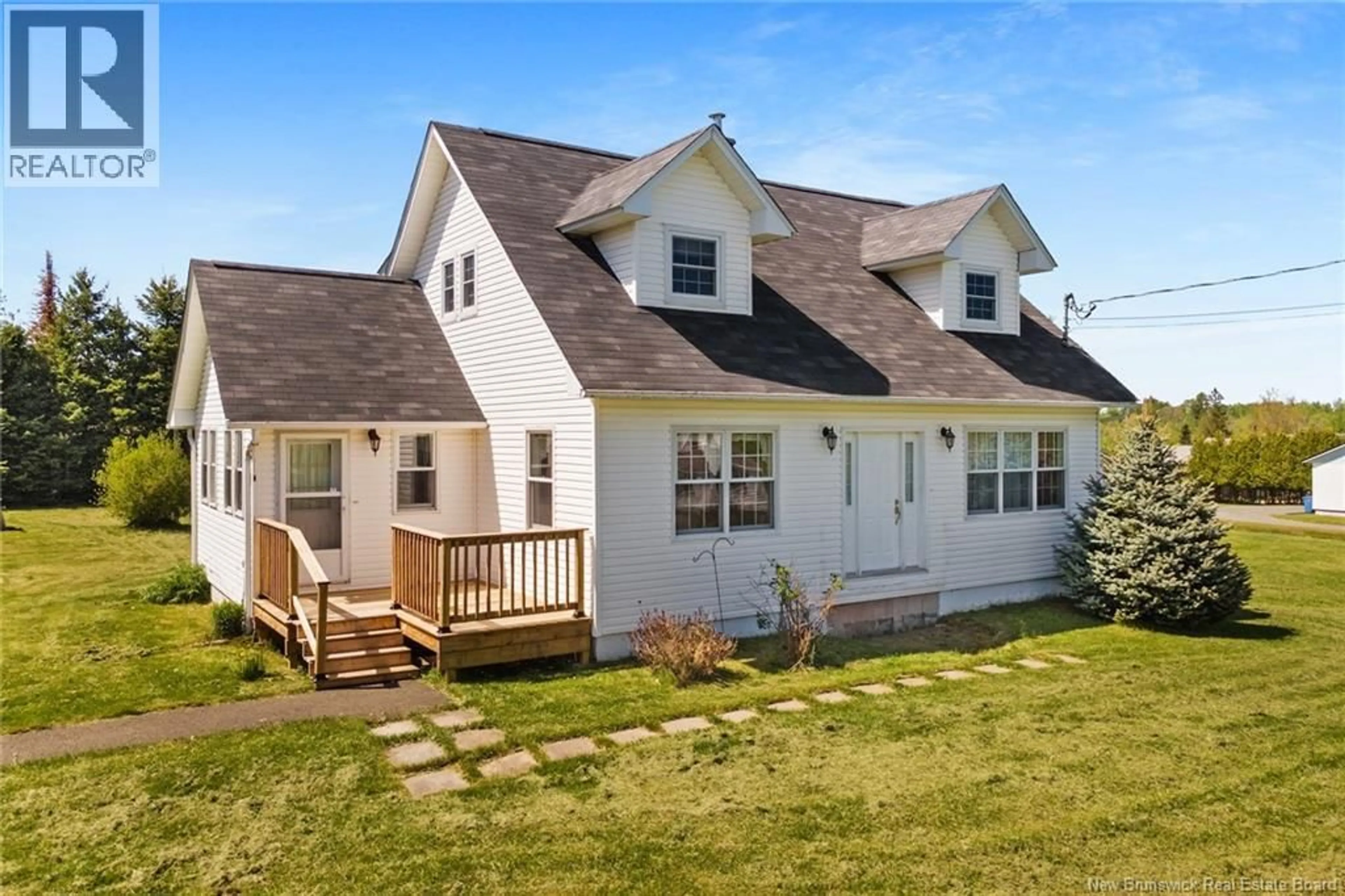 Home with vinyl exterior material, street for 30 WILLOW AVENUE, Tracy New Brunswick E5L1A2