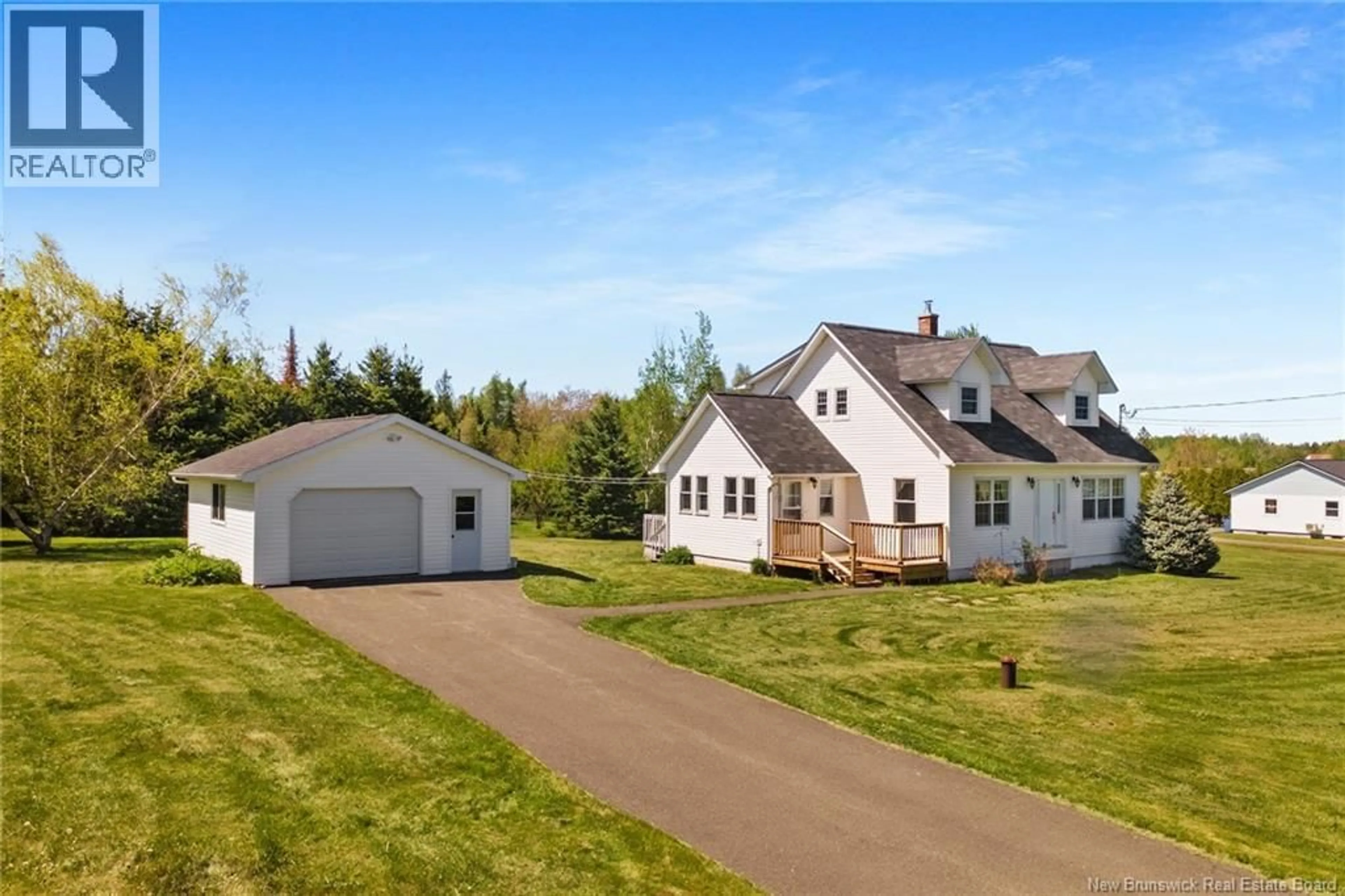 A pic from outside/outdoor area/front of a property/back of a property/a pic from drone, street for 30 WILLOW AVENUE, Tracy New Brunswick E5L1A2