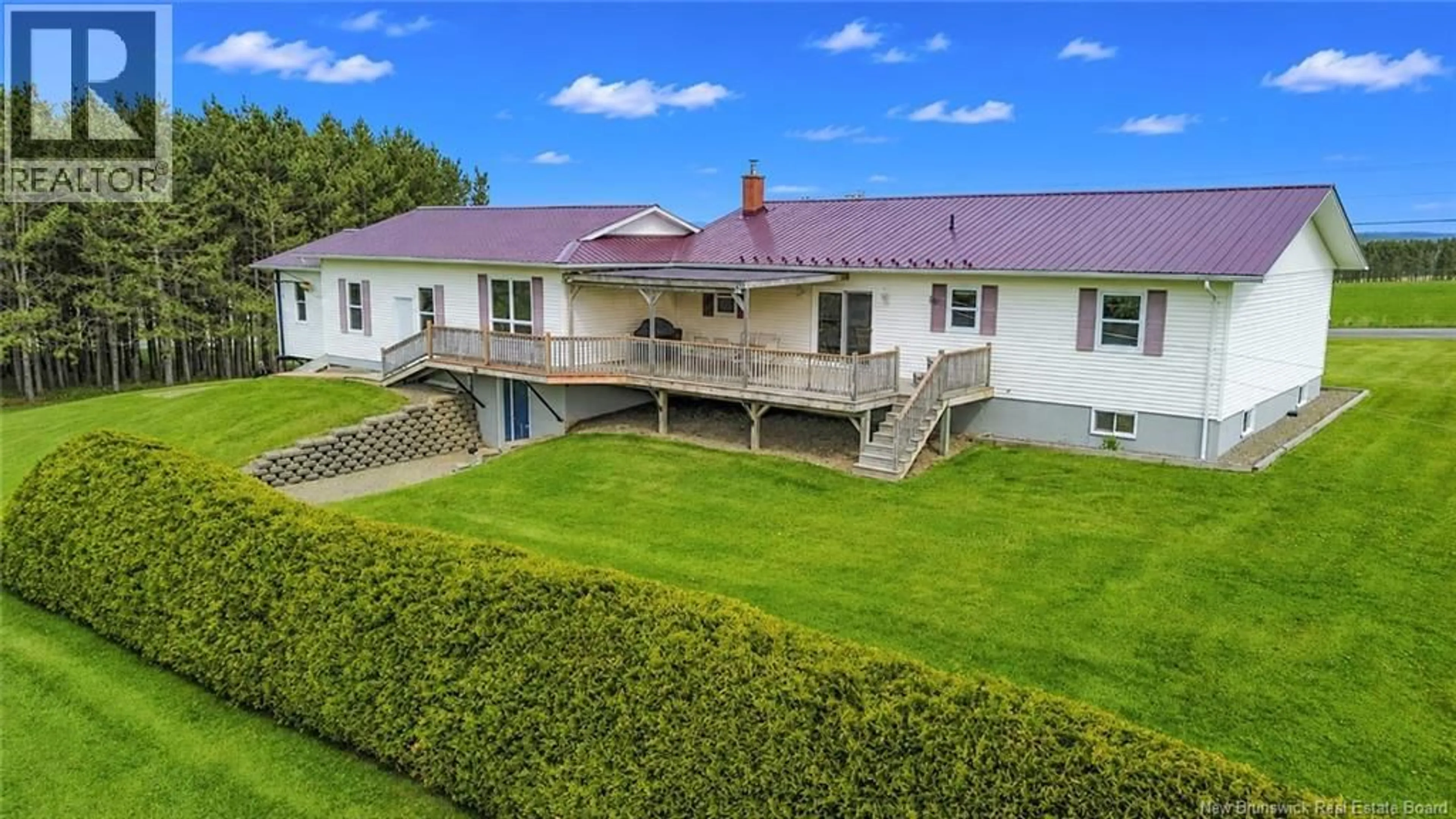 A pic from outside/outdoor area/front of a property/back of a property/a pic from drone, building for 280 BURNHAM ROAD, Florenceville-Bristol New Brunswick E7L1Z3