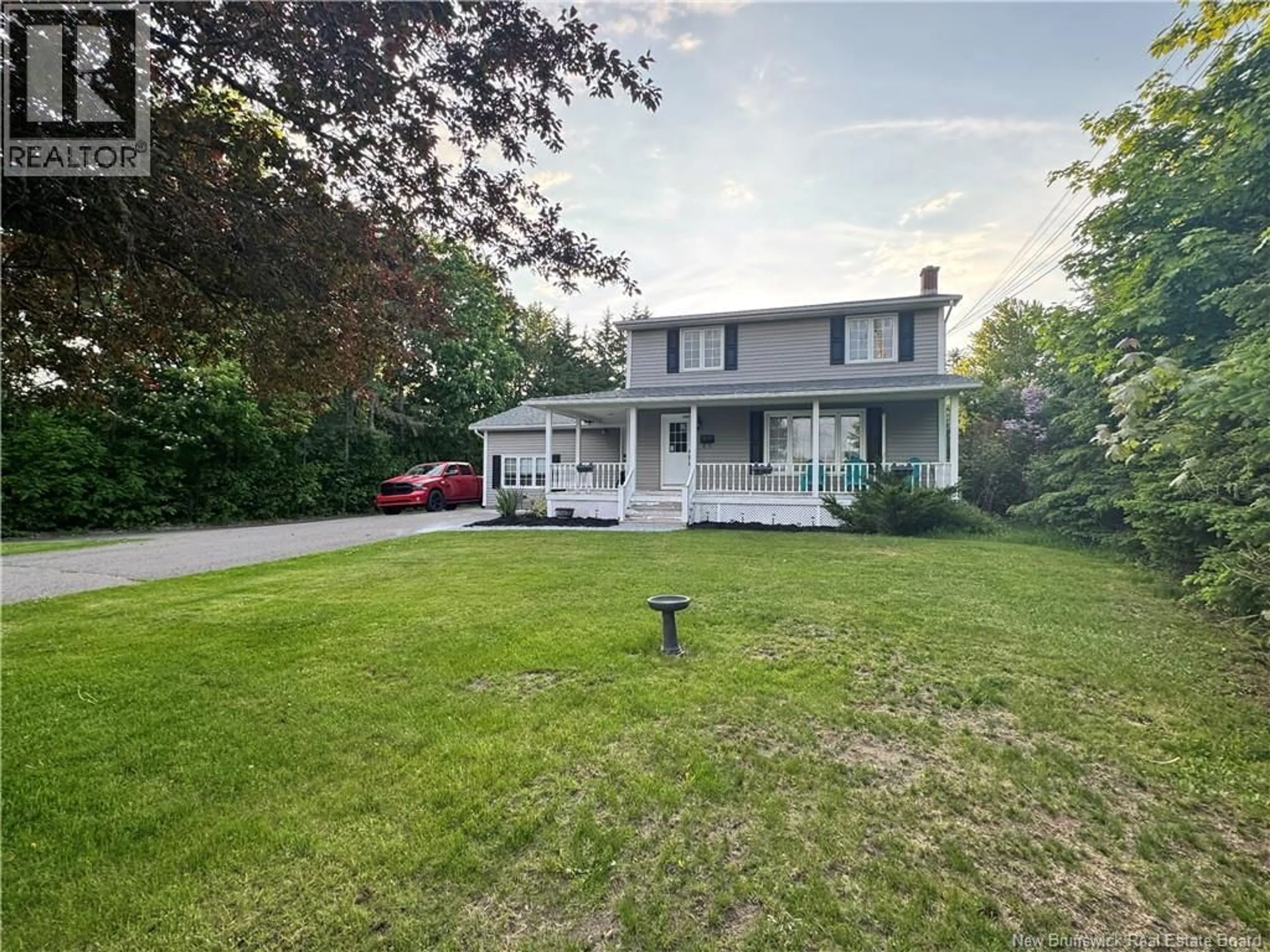 A pic from outside/outdoor area/front of a property/back of a property/a pic from drone, street for 284 NEW MARYLAND HIGHWAY, New Maryland New Brunswick E3C2H4