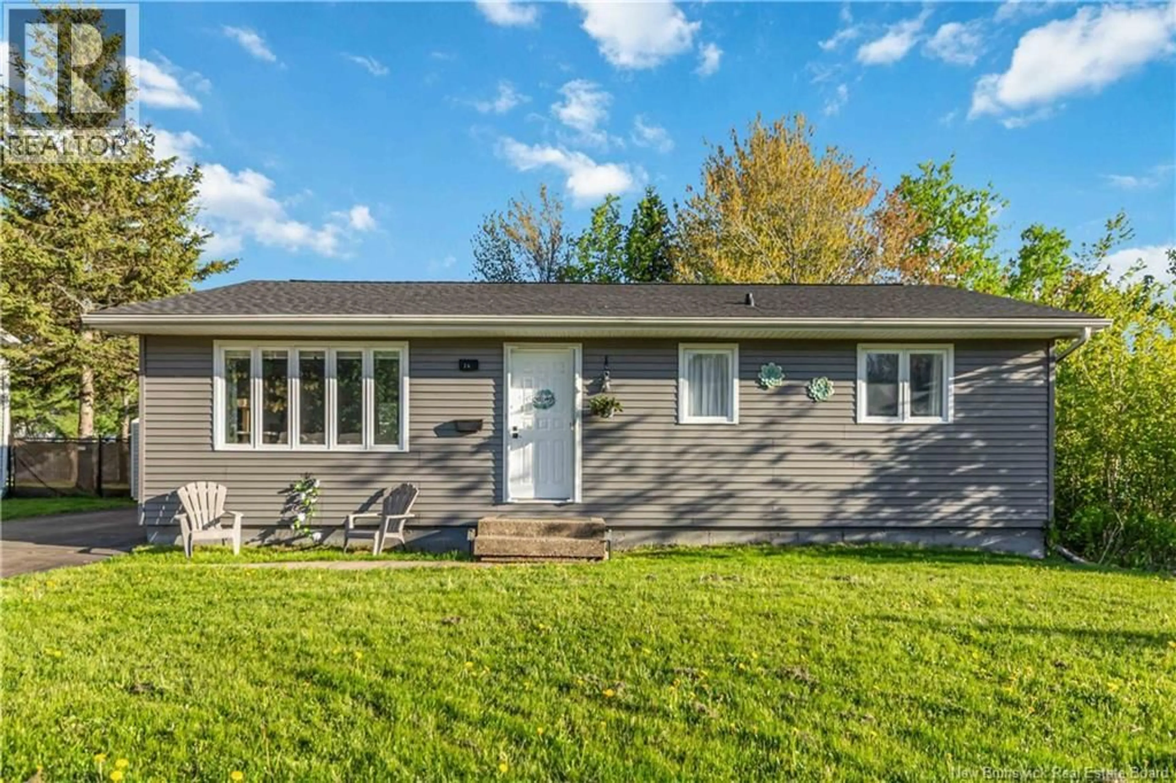 Home with vinyl exterior material, unknown for 24 NOTINGHAM DRIVE, Moncton New Brunswick E1A5J8