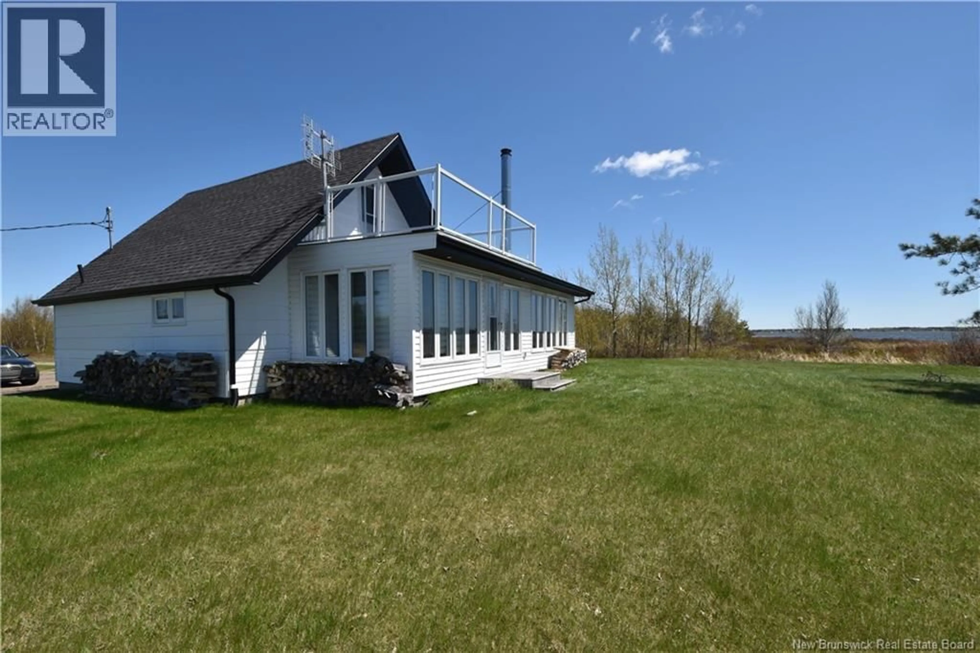 A pic from outside/outdoor area/front of a property/back of a property/a pic from drone, building for 470 SUREAU BLANC, Tracadie New Brunswick E1X4T9