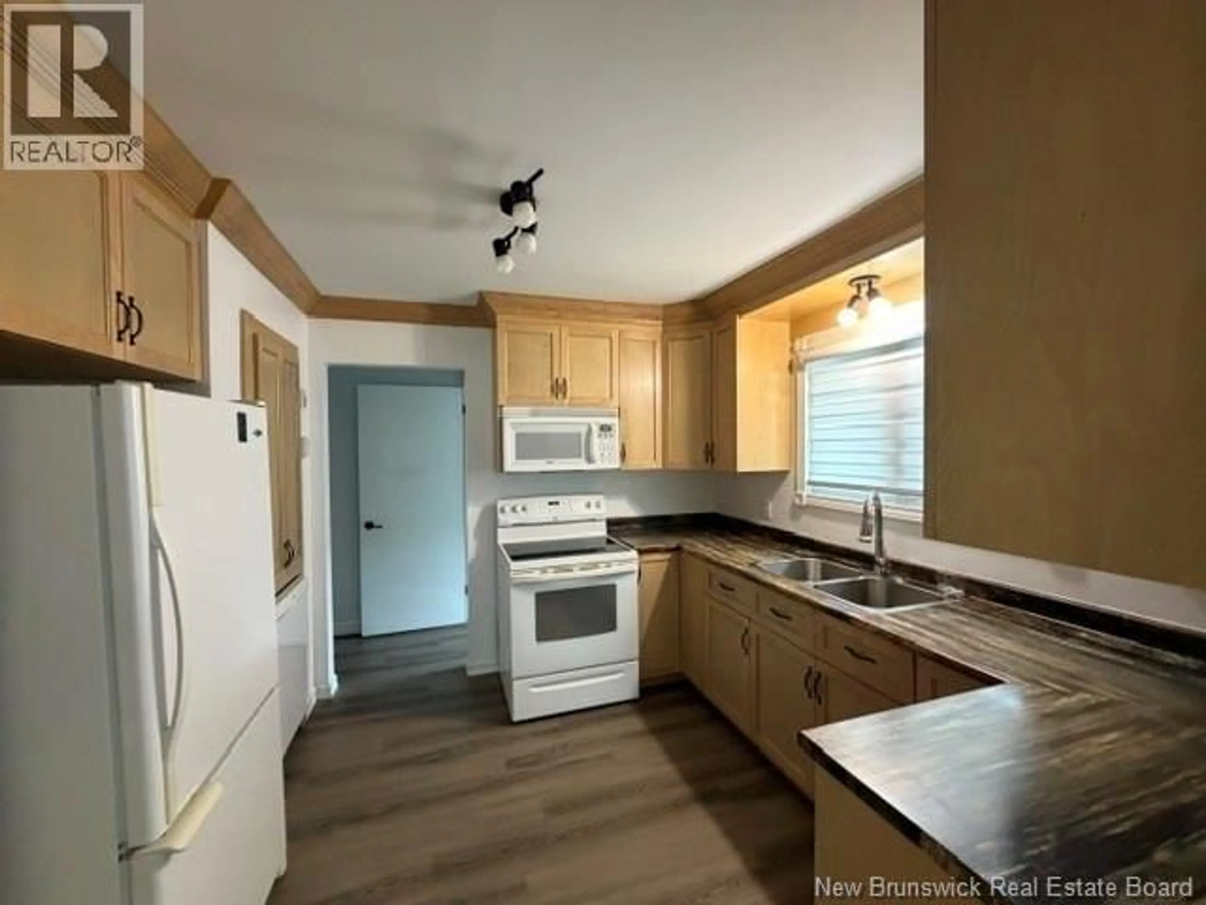 Standard kitchen, unknown for 750 PARKWOOD STREET, Bathurst New Brunswick E2A4C3