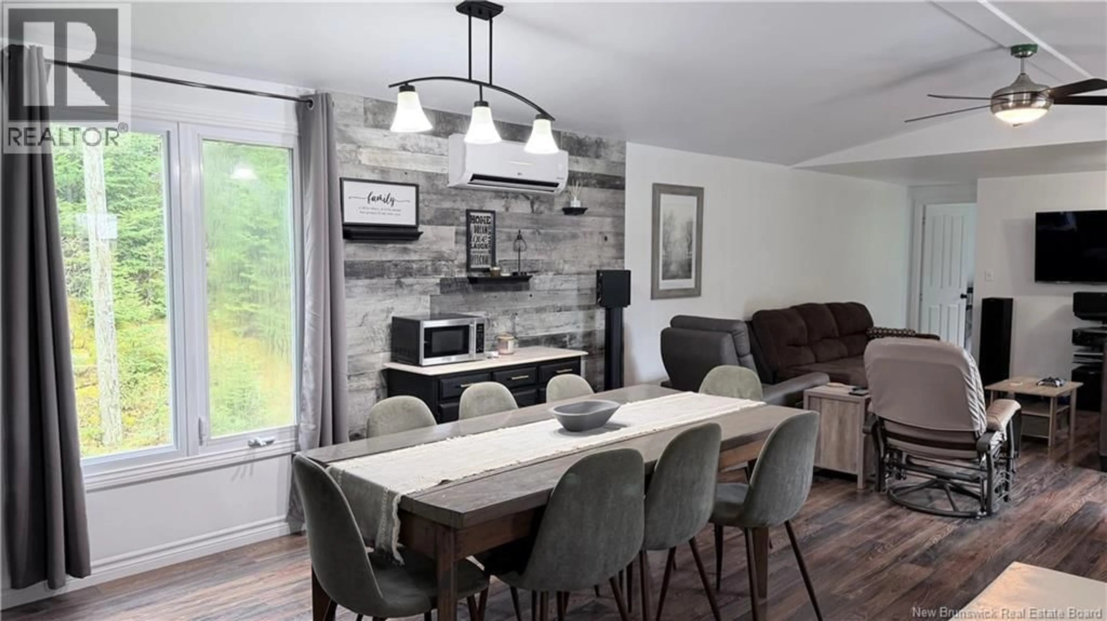 Dining room, wood/laminate floor for 357 DE LA GRANDE RIVIERE ROAD, Saint-Léonard New Brunswick E7E2K3