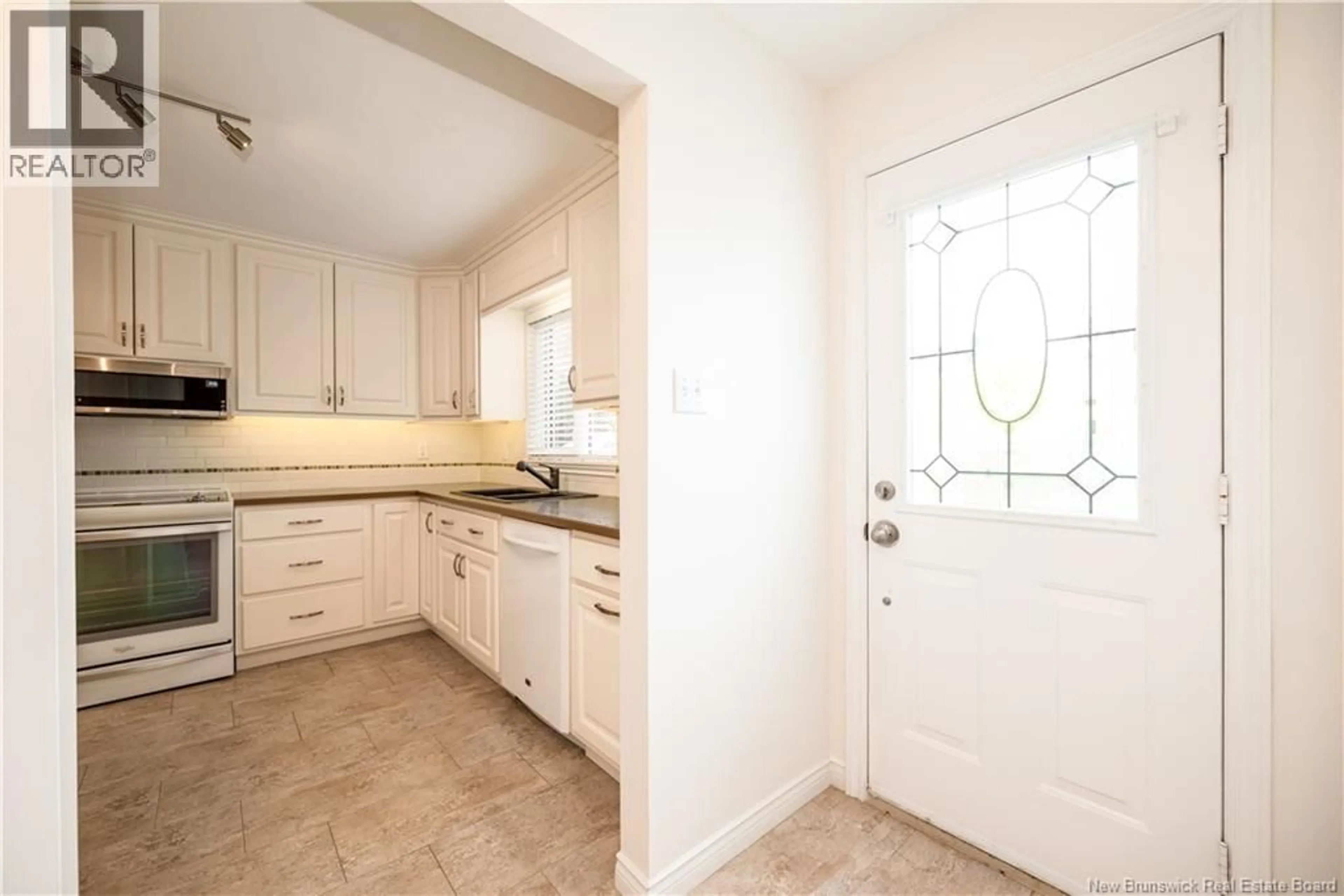 Standard kitchen, ceramic/tile floor for 126 - 268 ACADIE AVENUE, Dieppe New Brunswick E1A6T2