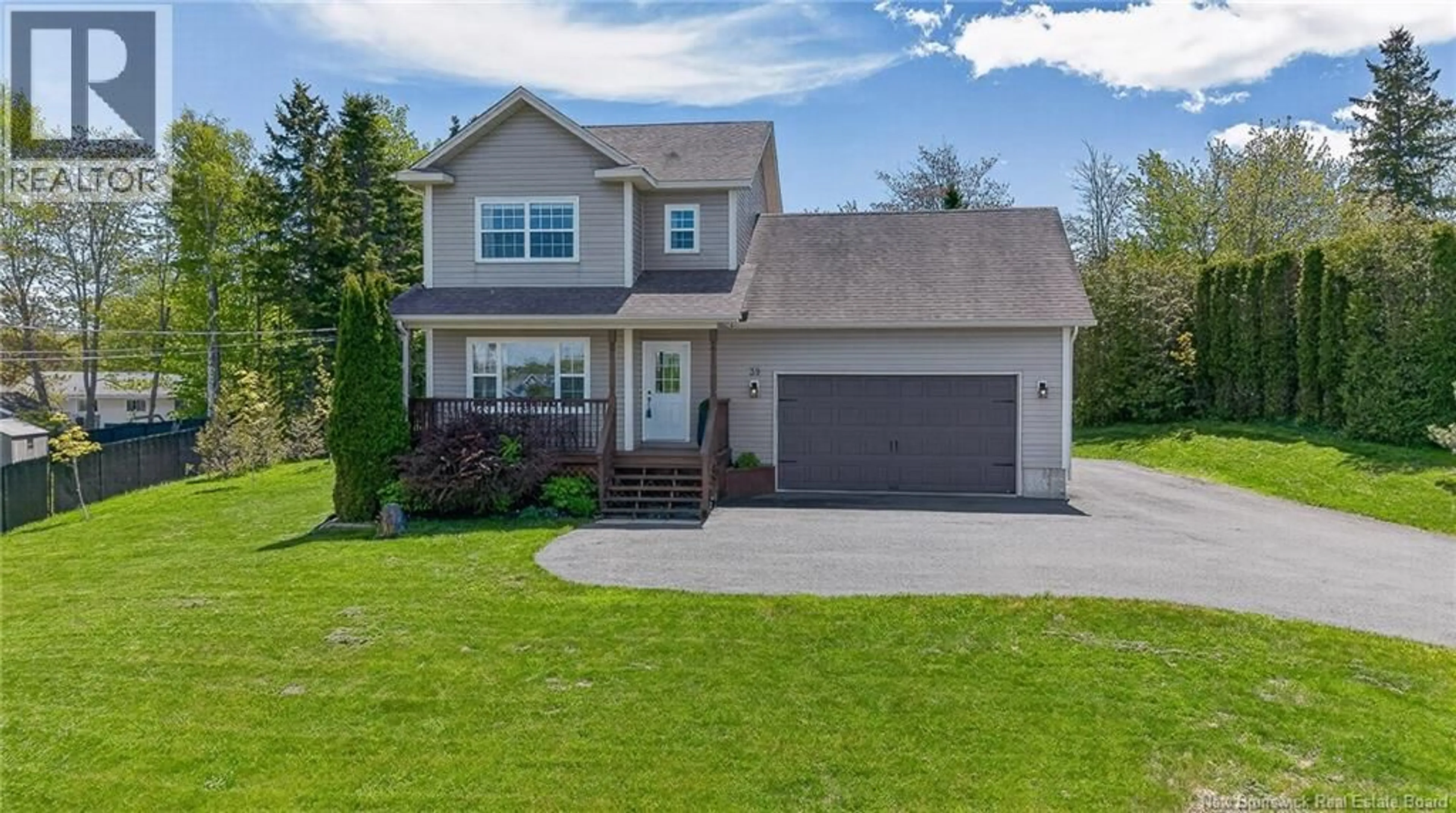 Home with vinyl exterior material, street for 39 METEOR DRIVE, Quispamsis New Brunswick E2G2C5