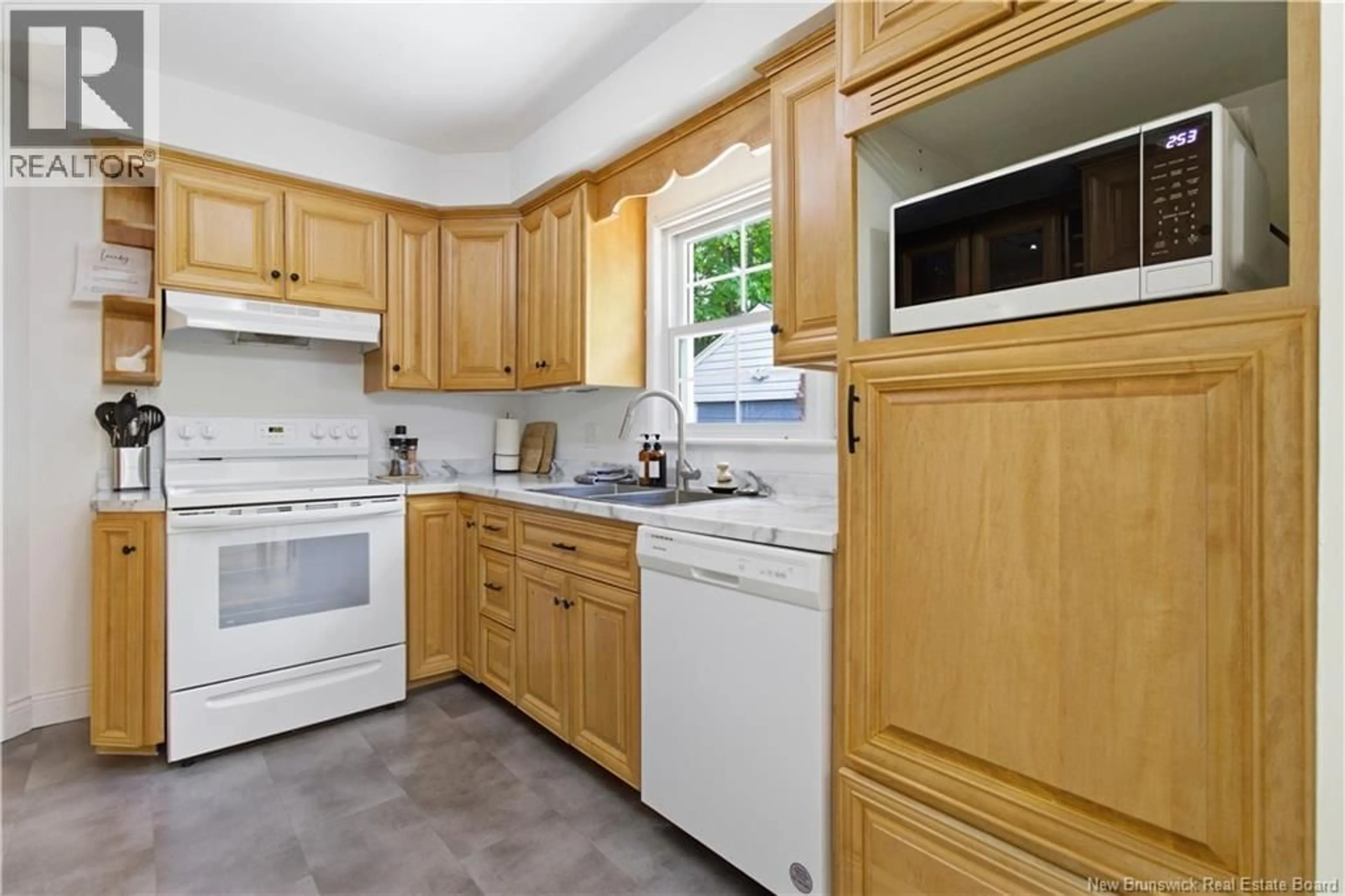 Standard kitchen, unknown for 683 MITCHELL STREET, Fredericton New Brunswick E3B3S7
