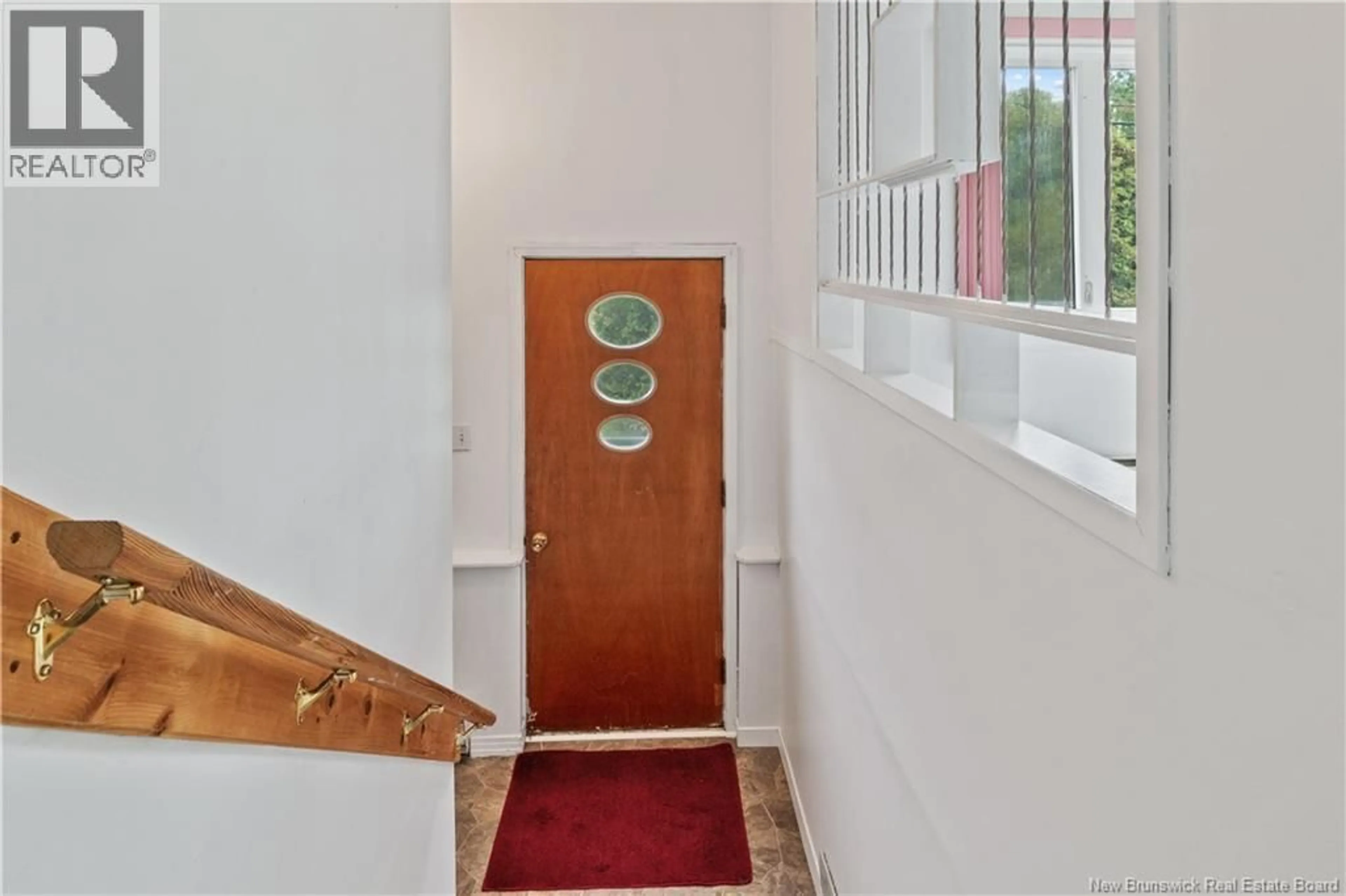 Indoor foyer for 377 MARGUERITE, Dieppe New Brunswick E1A7N7