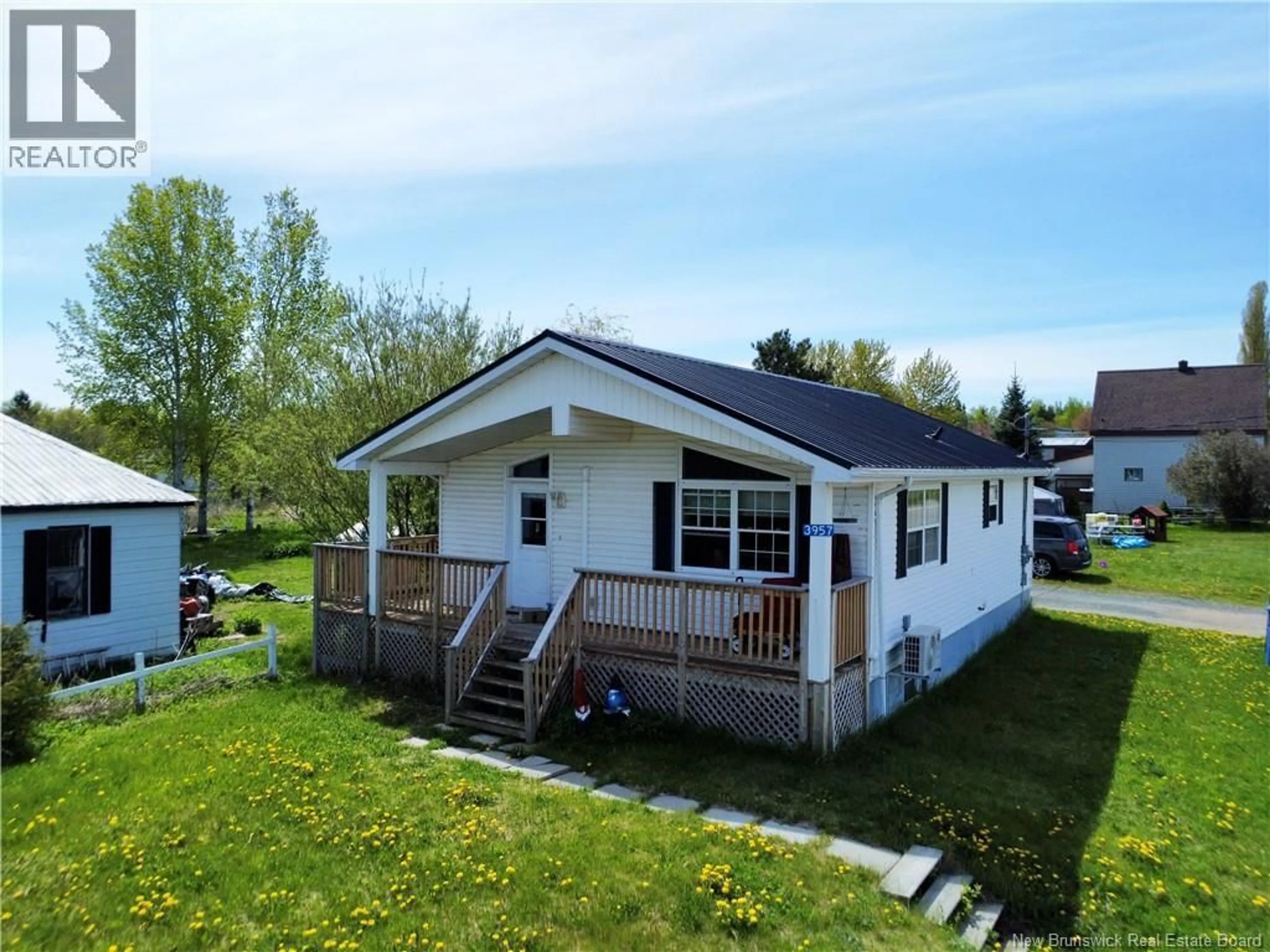 Home with vinyl exterior material, unknown for 3957 MAIN STREET, Belledune New Brunswick E8G2K4