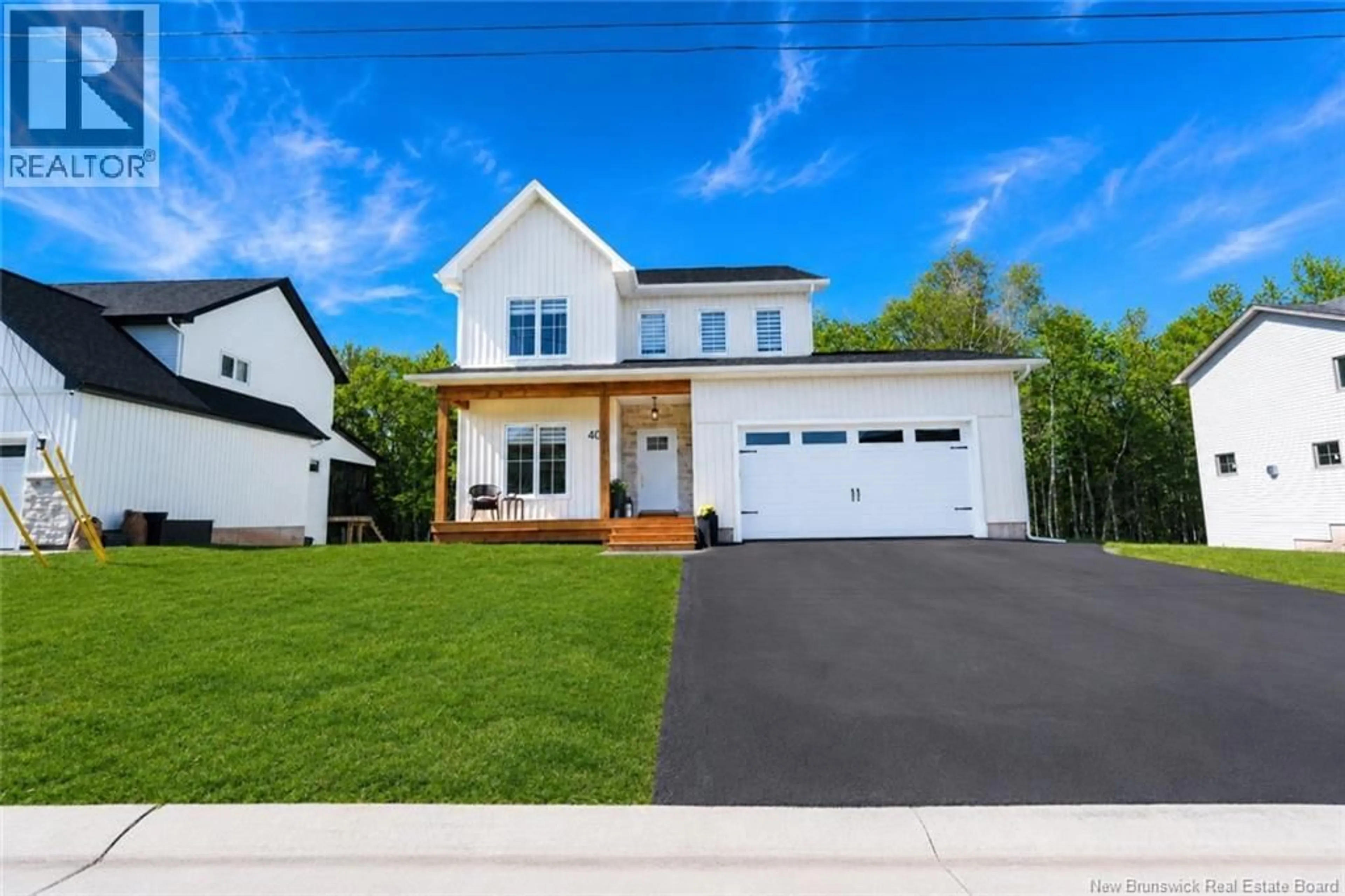 Home with vinyl exterior material, street for 40 NAVIGATEURS, Moncton New Brunswick E1K0A6