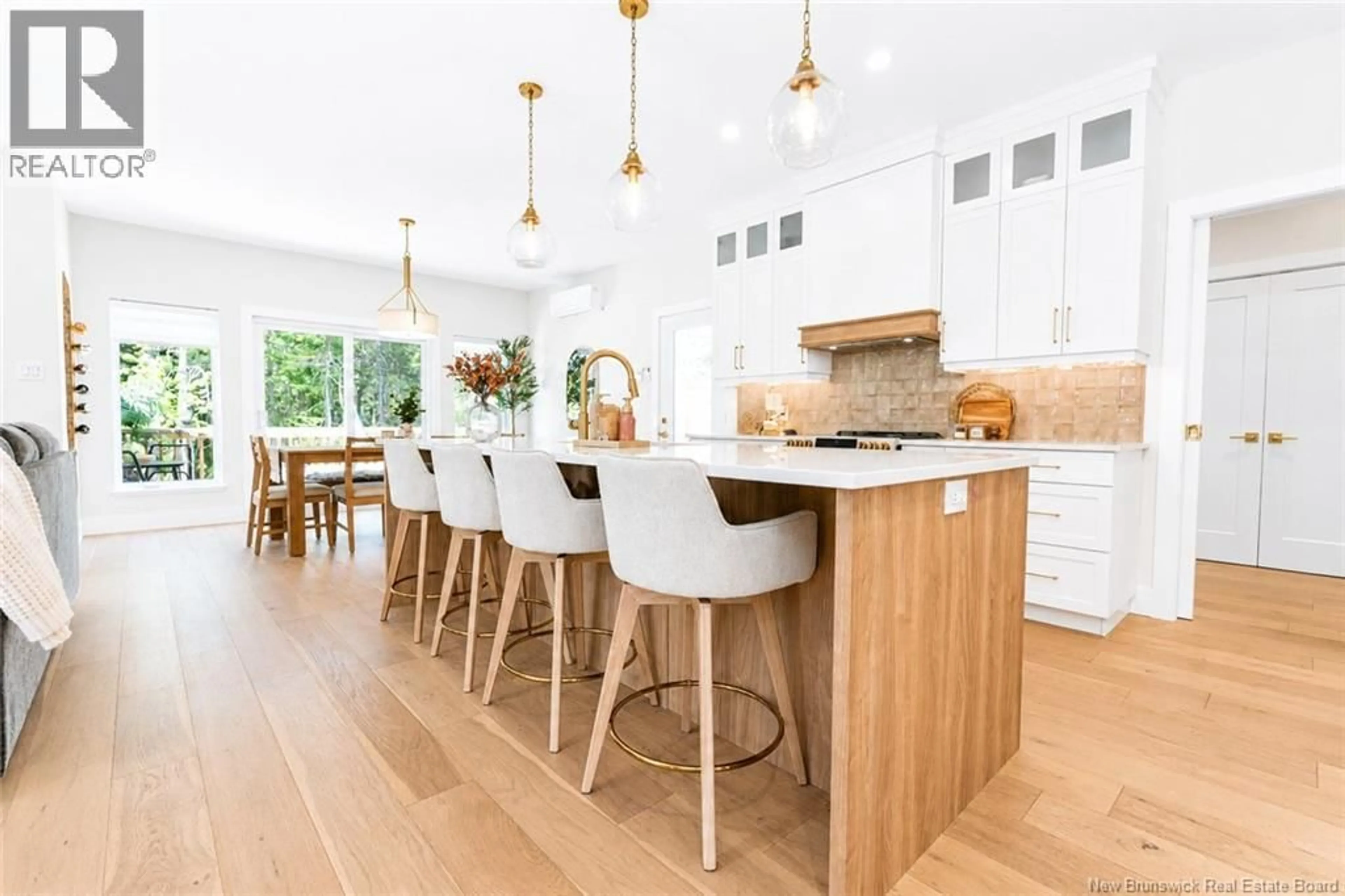 Open concept kitchen, wood/laminate floor for 40 NAVIGATEURS, Moncton New Brunswick E1K0A6