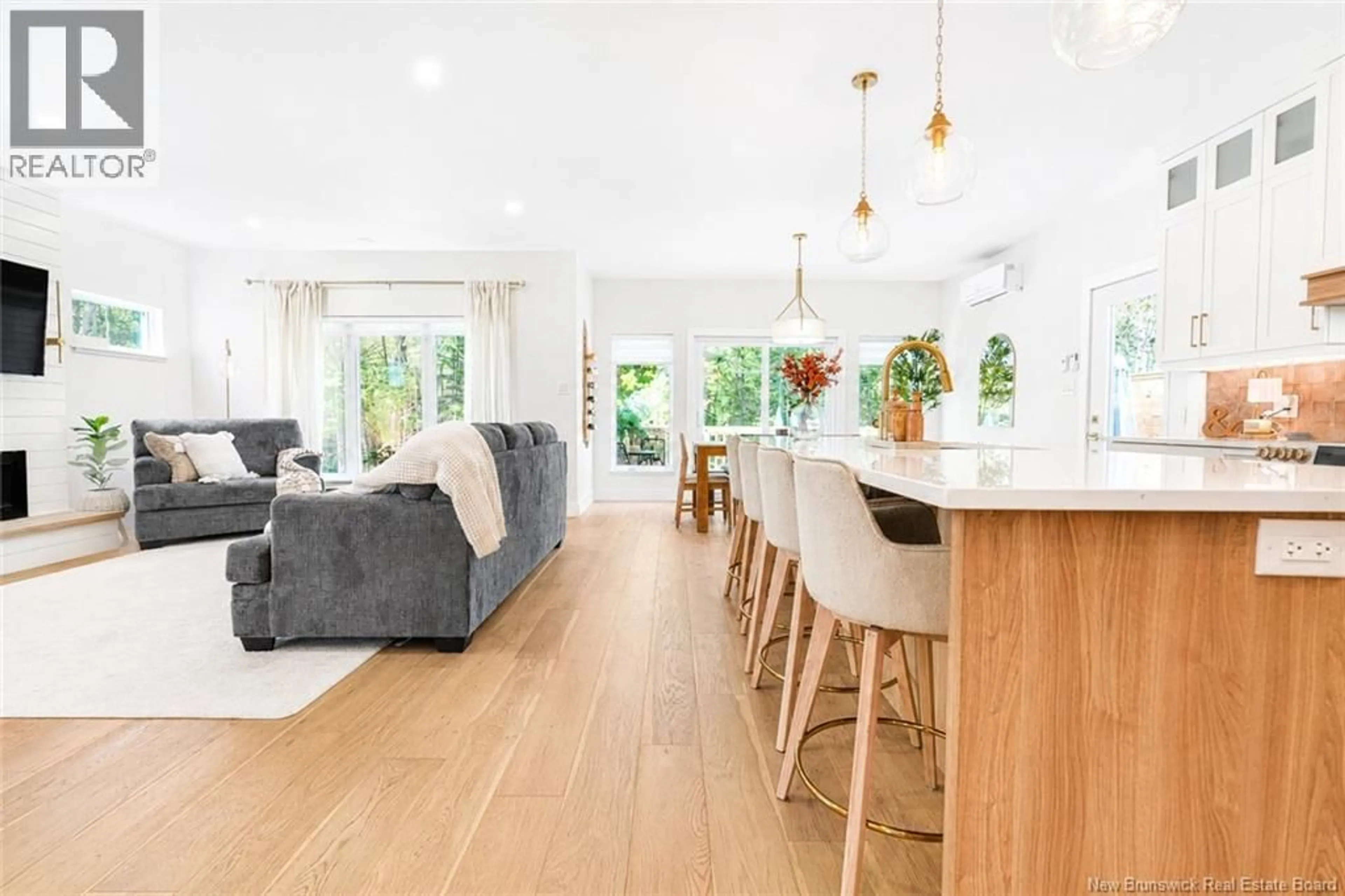 Open concept kitchen, wood/laminate floor for 40 NAVIGATEURS, Moncton New Brunswick E1K0A6