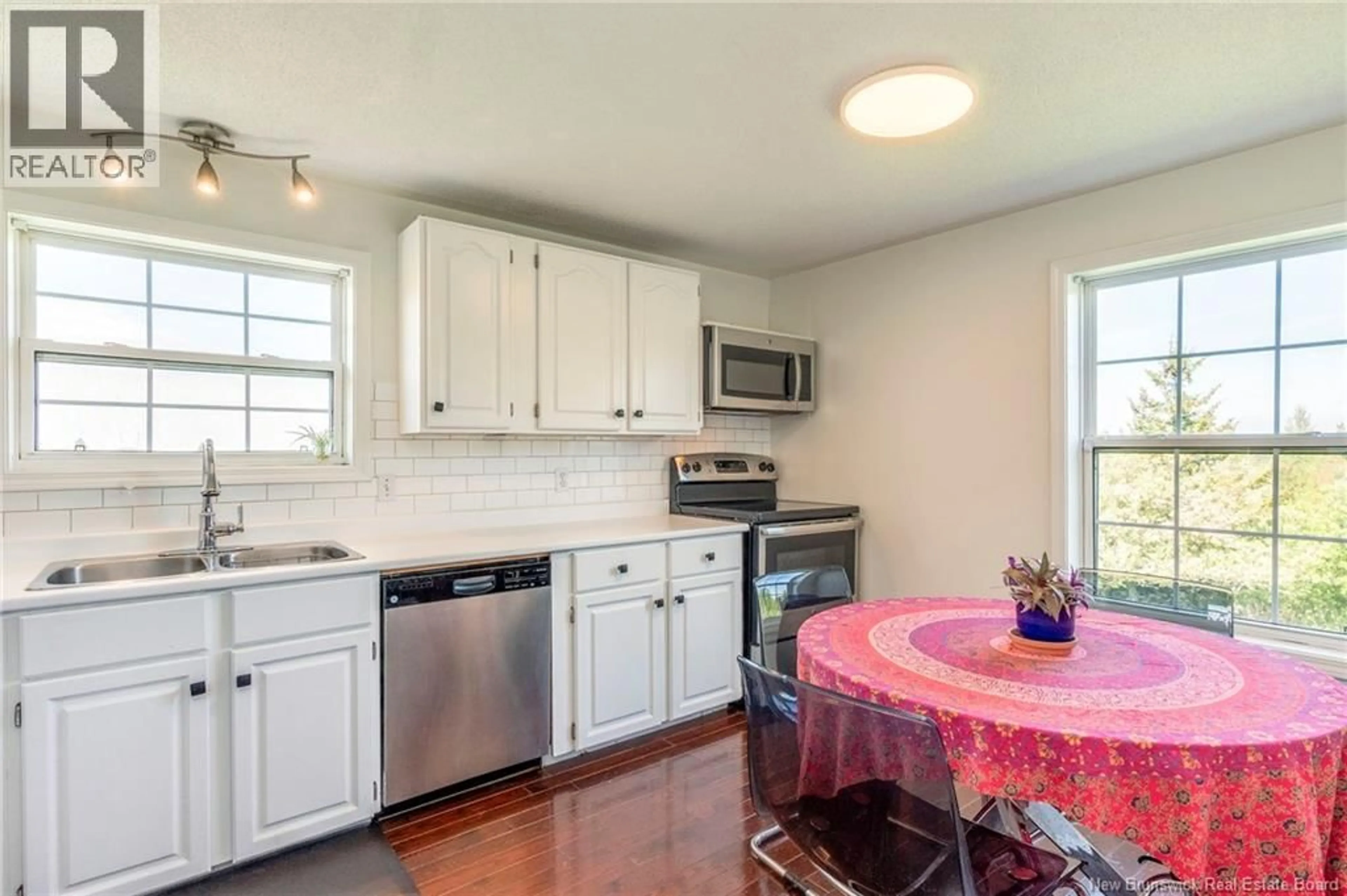 Standard kitchen, ceramic/tile floor for 17 LONGVIEW, Saint John New Brunswick E2J4N2