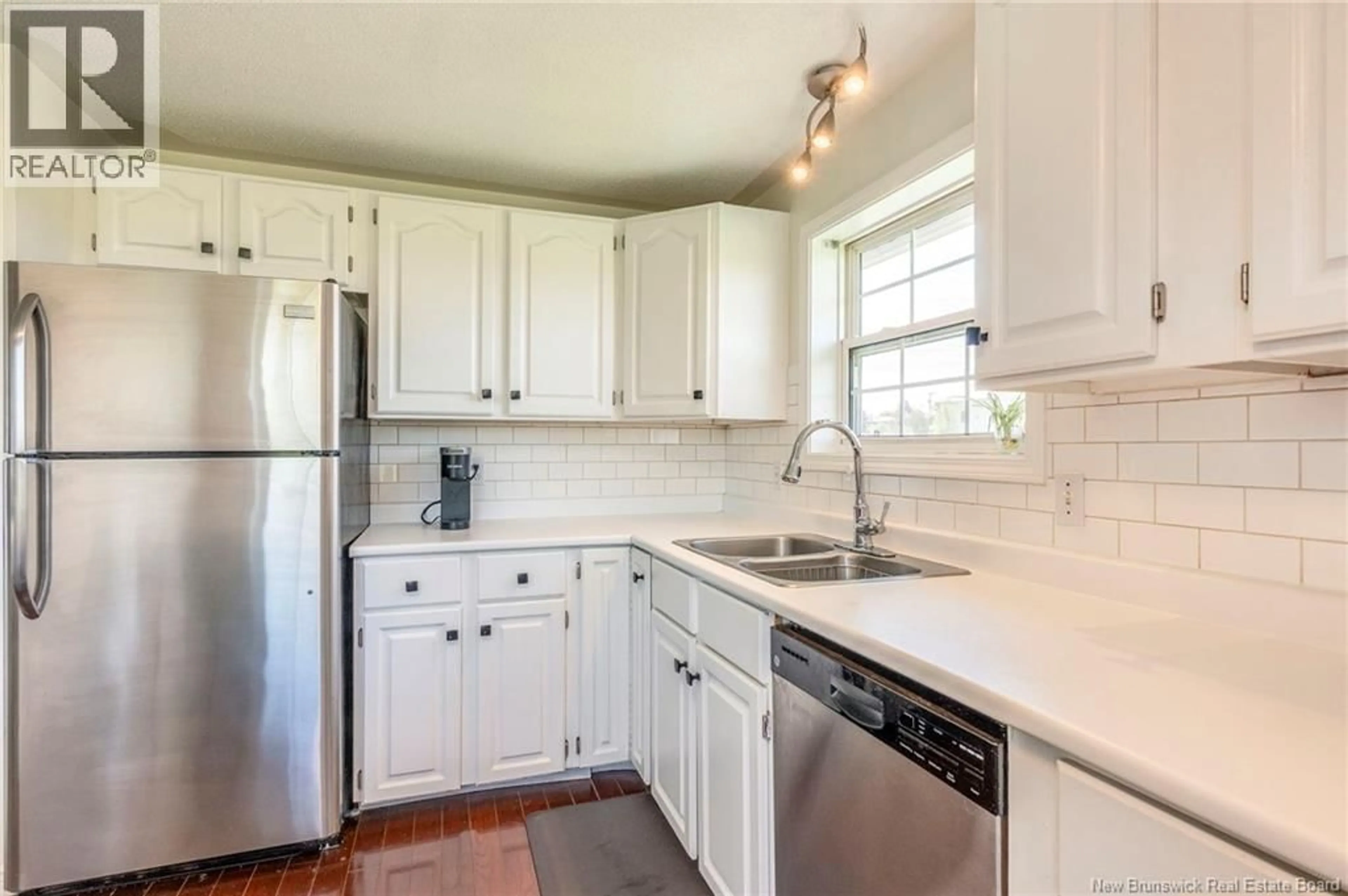 Standard kitchen, ceramic/tile floor for 17 LONGVIEW, Saint John New Brunswick E2J4N2