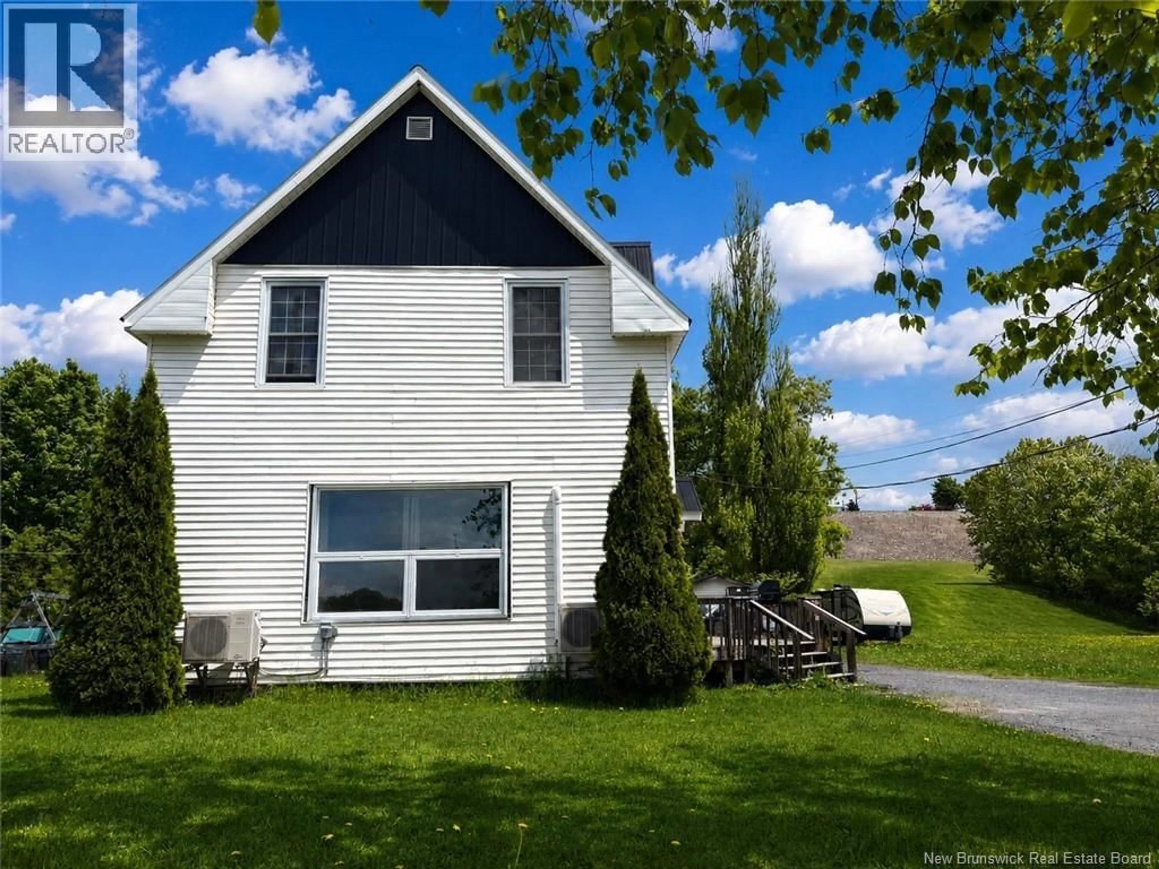 Home with vinyl exterior material, street for 166 MAIN STREET, Hartland New Brunswick E7P2M5