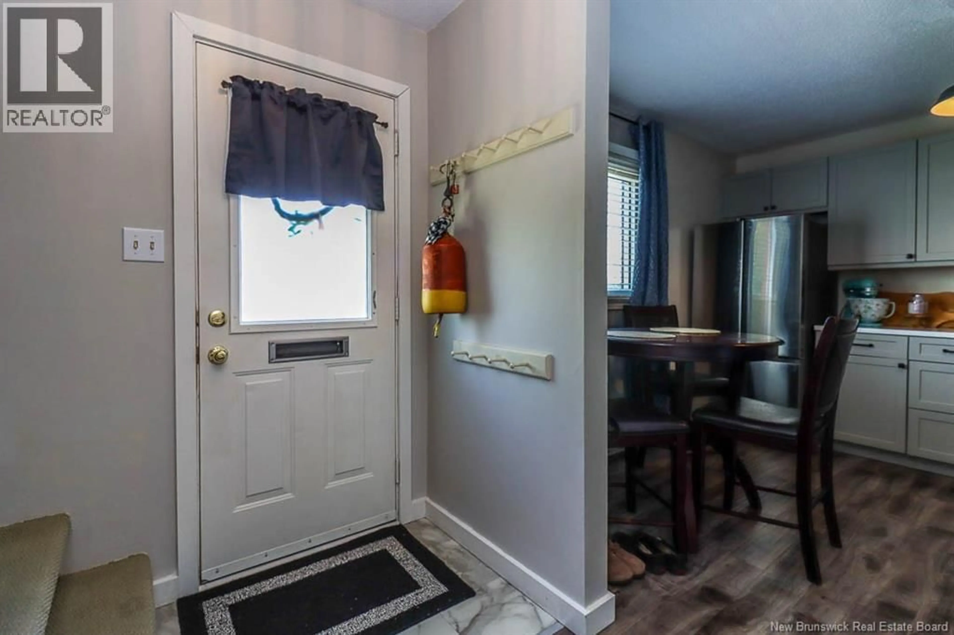 Indoor entryway for 392 MOLSON AVENUE, Saint John New Brunswick E2M5Y4