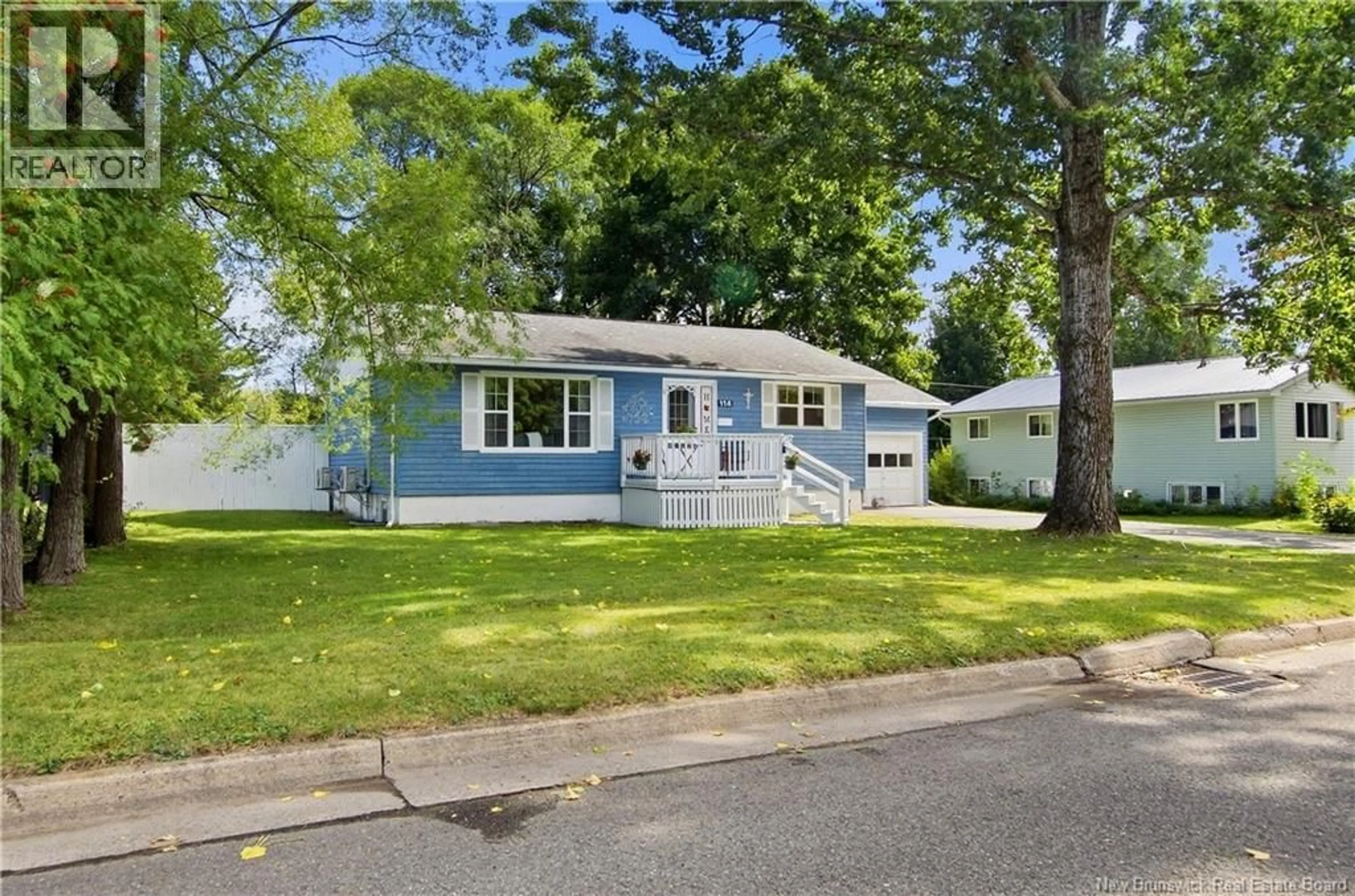Home with vinyl exterior material, street for 114 EDGEWOOD DRIVE, Fredericton New Brunswick E3A1T1