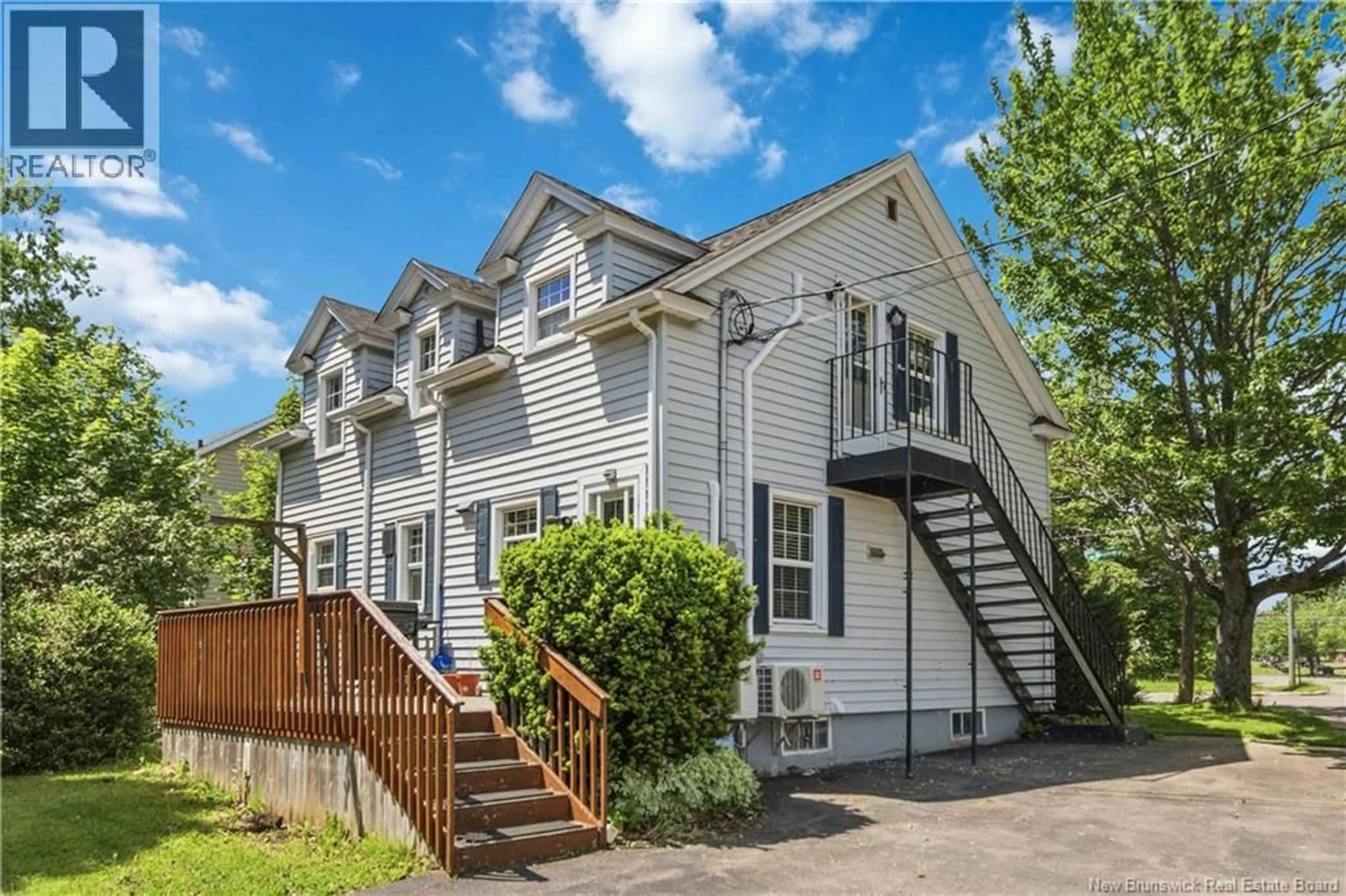Home with vinyl exterior material, street for 209 BROADWAY STREET, Moncton New Brunswick E1A3Y3