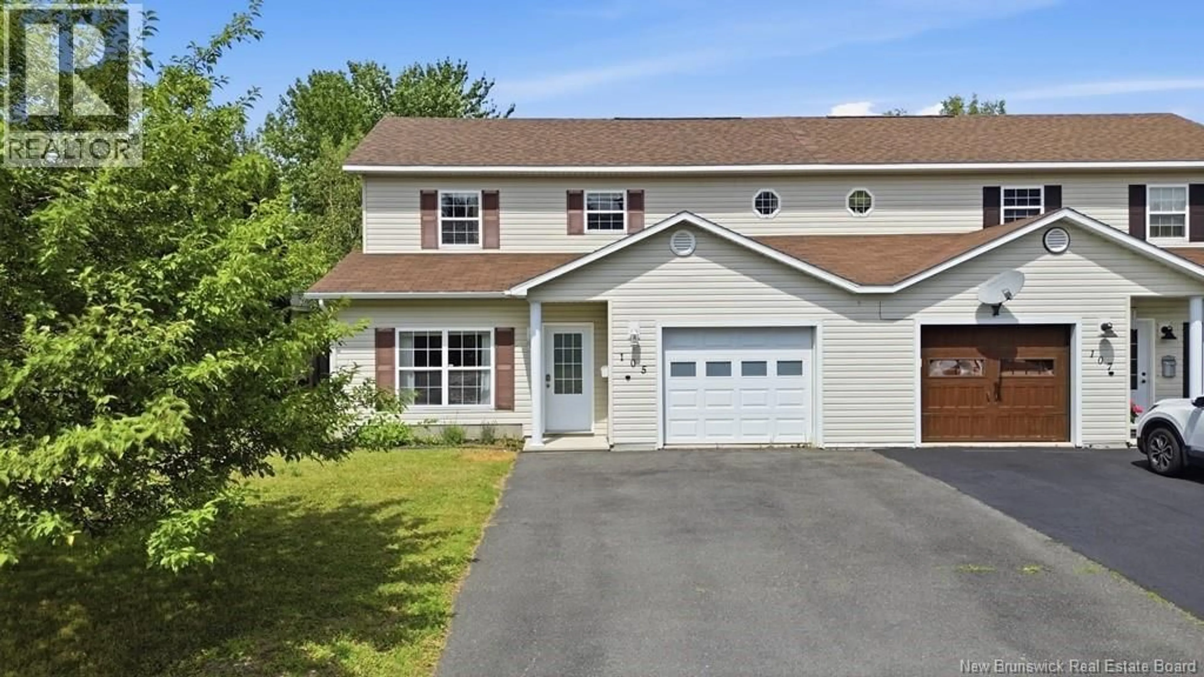 Home with vinyl exterior material, street for 105 FINNAMORE STREET, Oromocto New Brunswick E2V2R5
