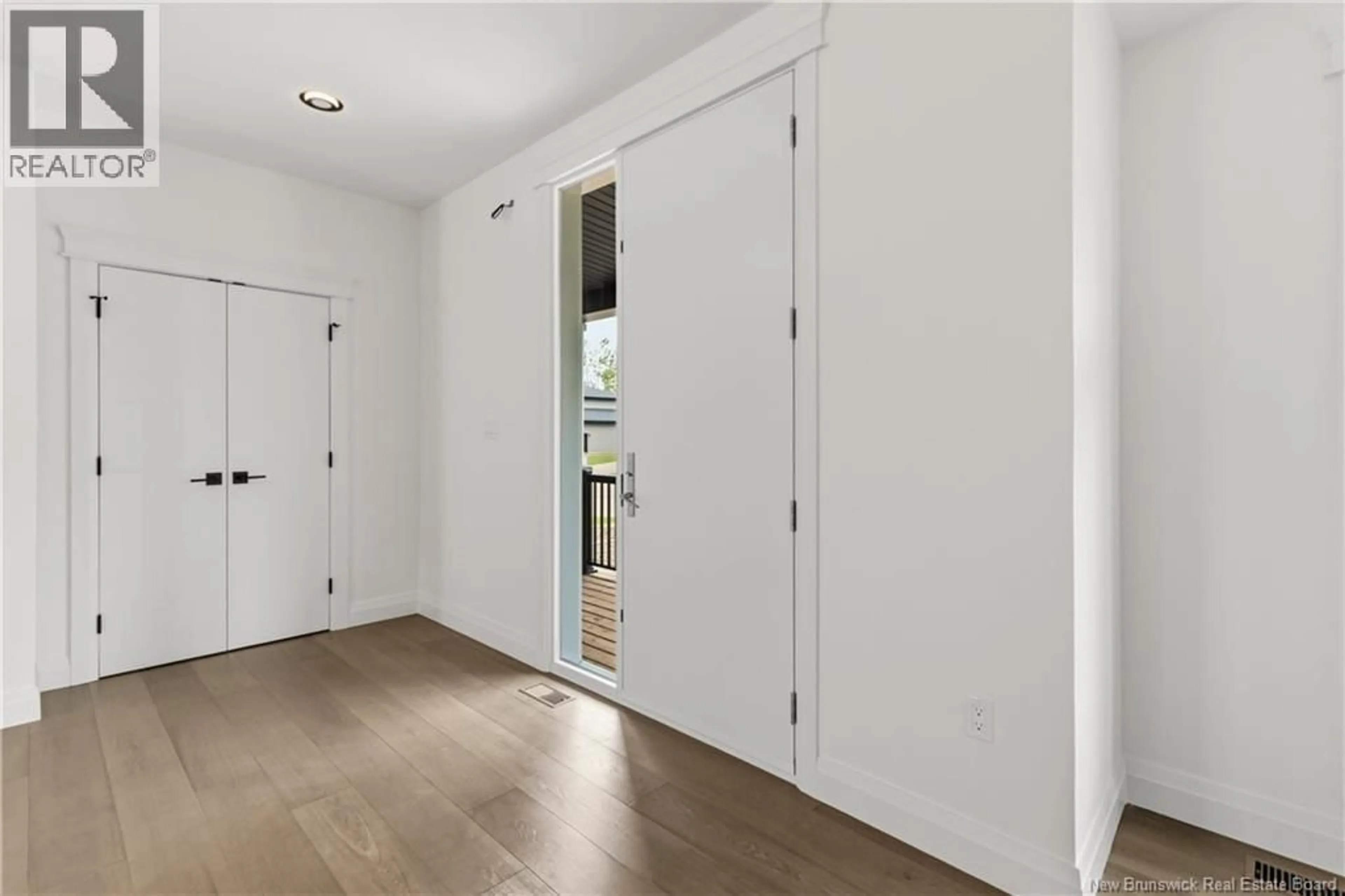 Indoor entryway for 66 BOUCHARD STREET, Dieppe New Brunswick E1A9T9