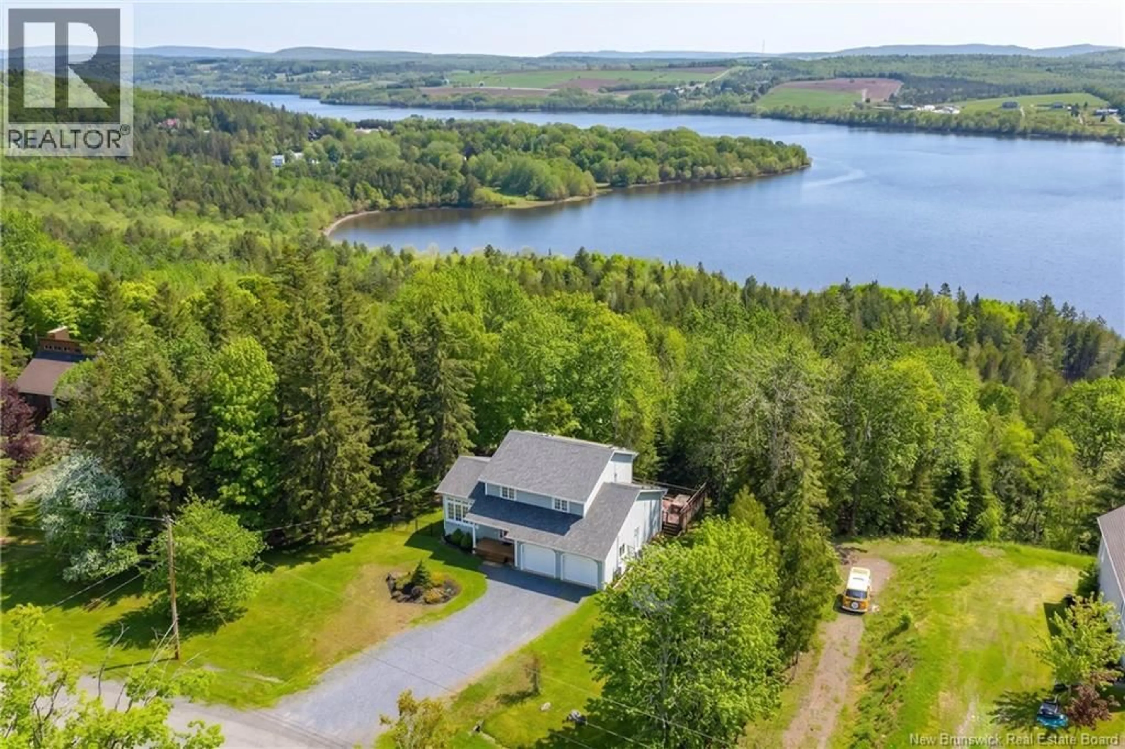 A pic from outside/outdoor area/front of a property/back of a property/a pic from drone, water/lake/river/ocean view for 37 BELL AVENUE, Darlings Island New Brunswick E5N6R4