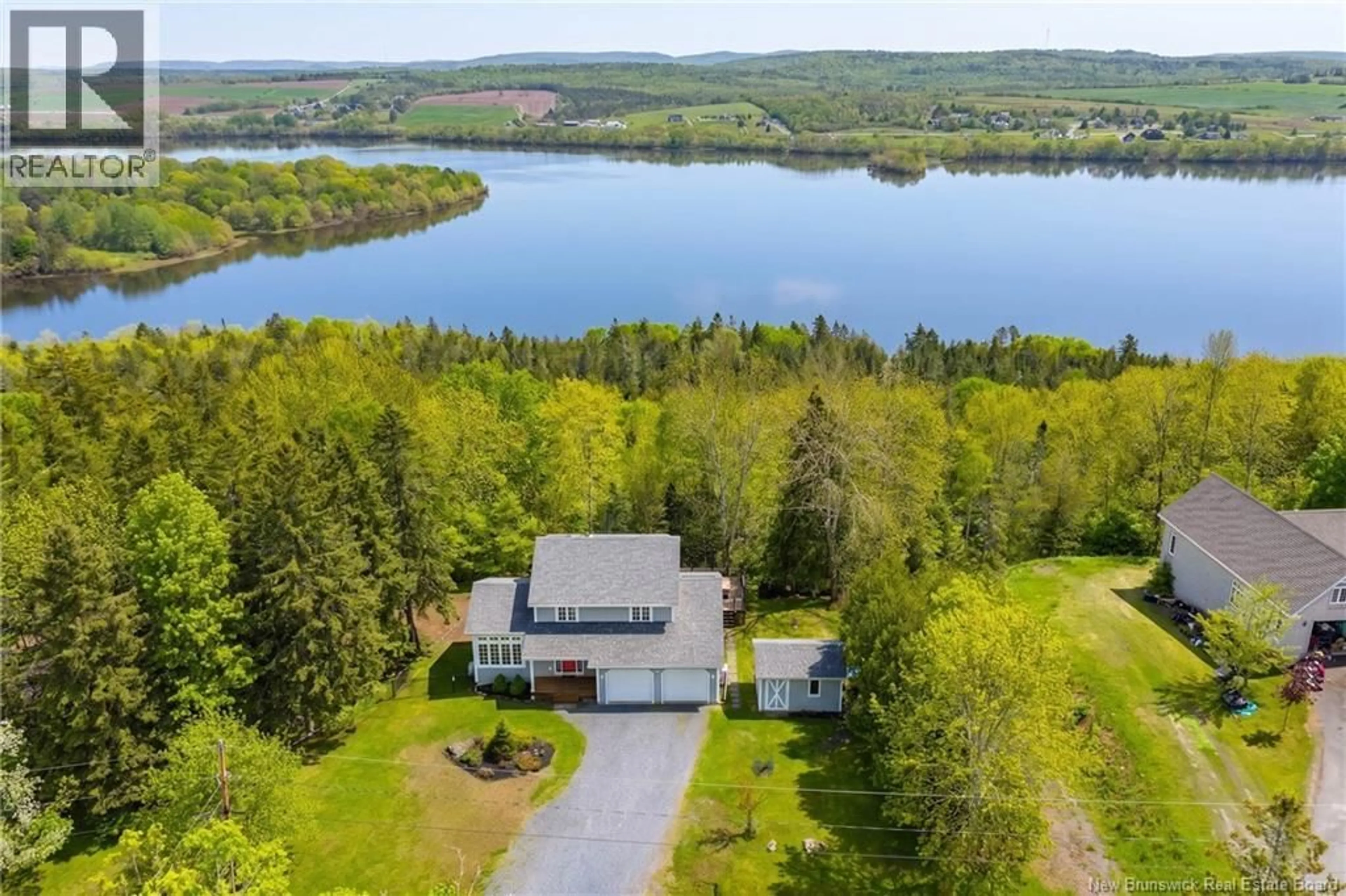 A pic from outside/outdoor area/front of a property/back of a property/a pic from drone, water/lake/river/ocean view for 37 BELL AVENUE, Darlings Island New Brunswick E5N6R4