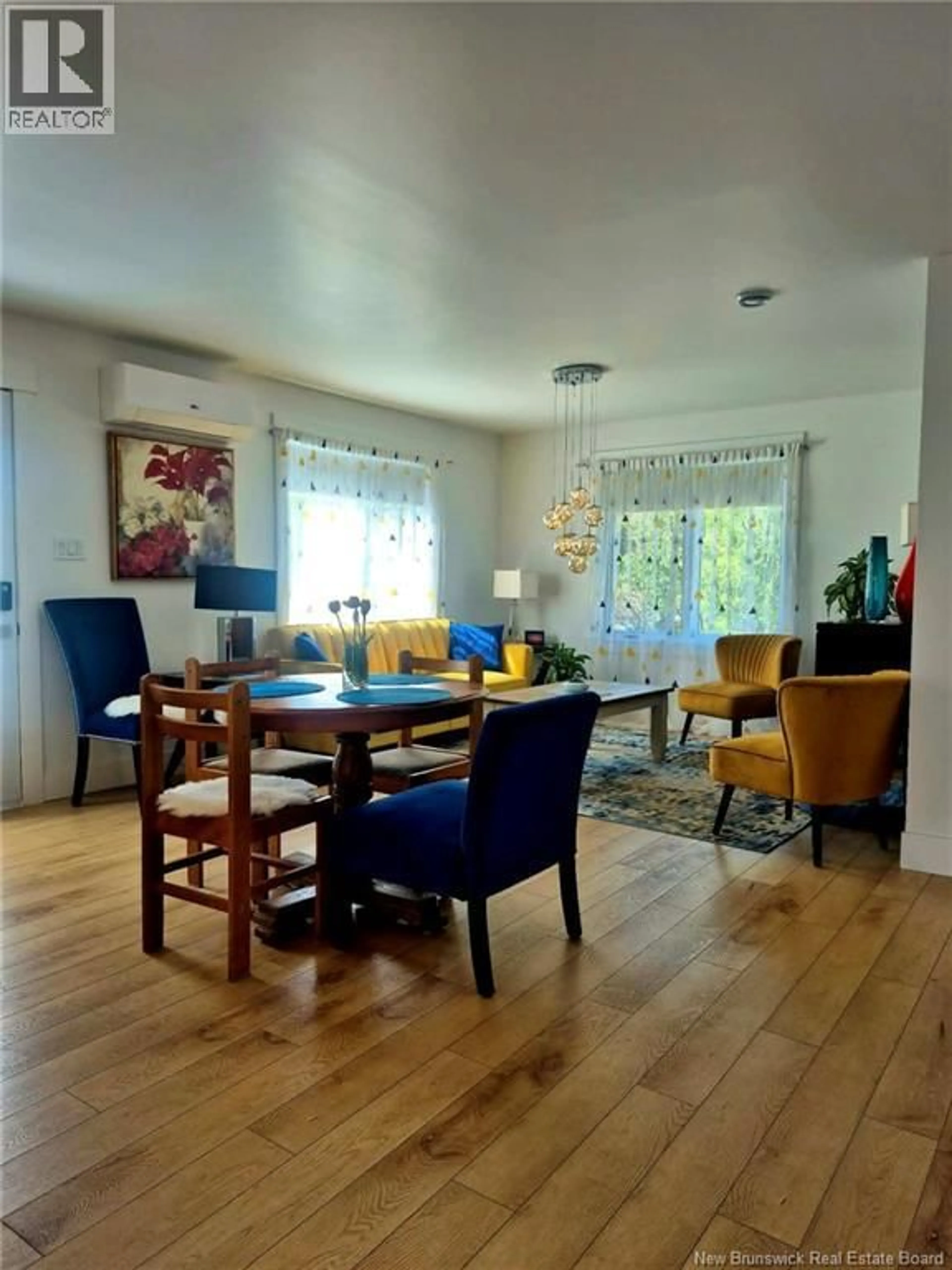 Dining room, wood/laminate floor for 137 LEBLANC AVENUE, Shediac New Brunswick E4P1Y6
