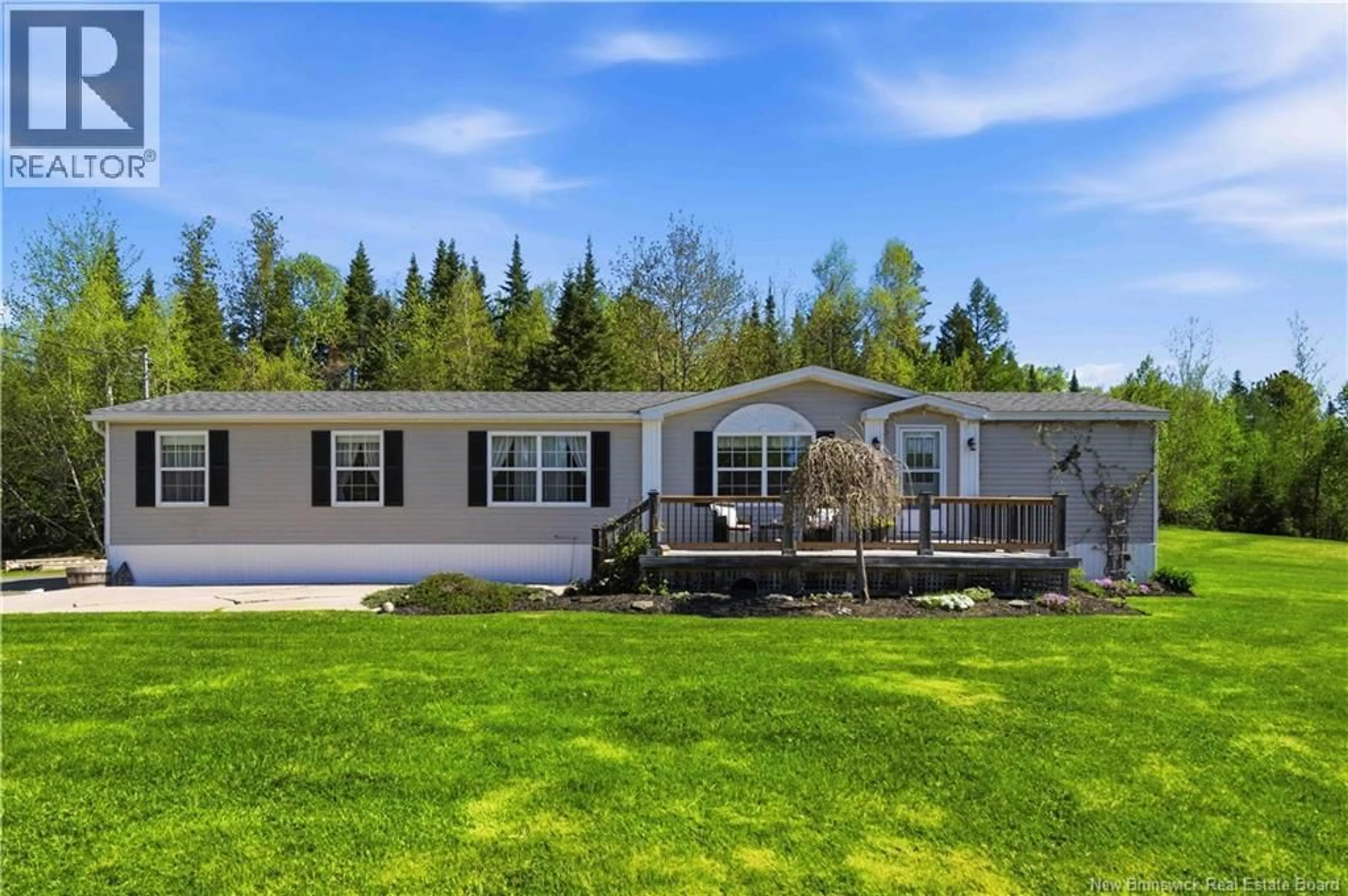 Home with vinyl exterior material, water/lake/river/ocean view for 4 CEDAR STREET, Waasis New Brunswick E3B9C4