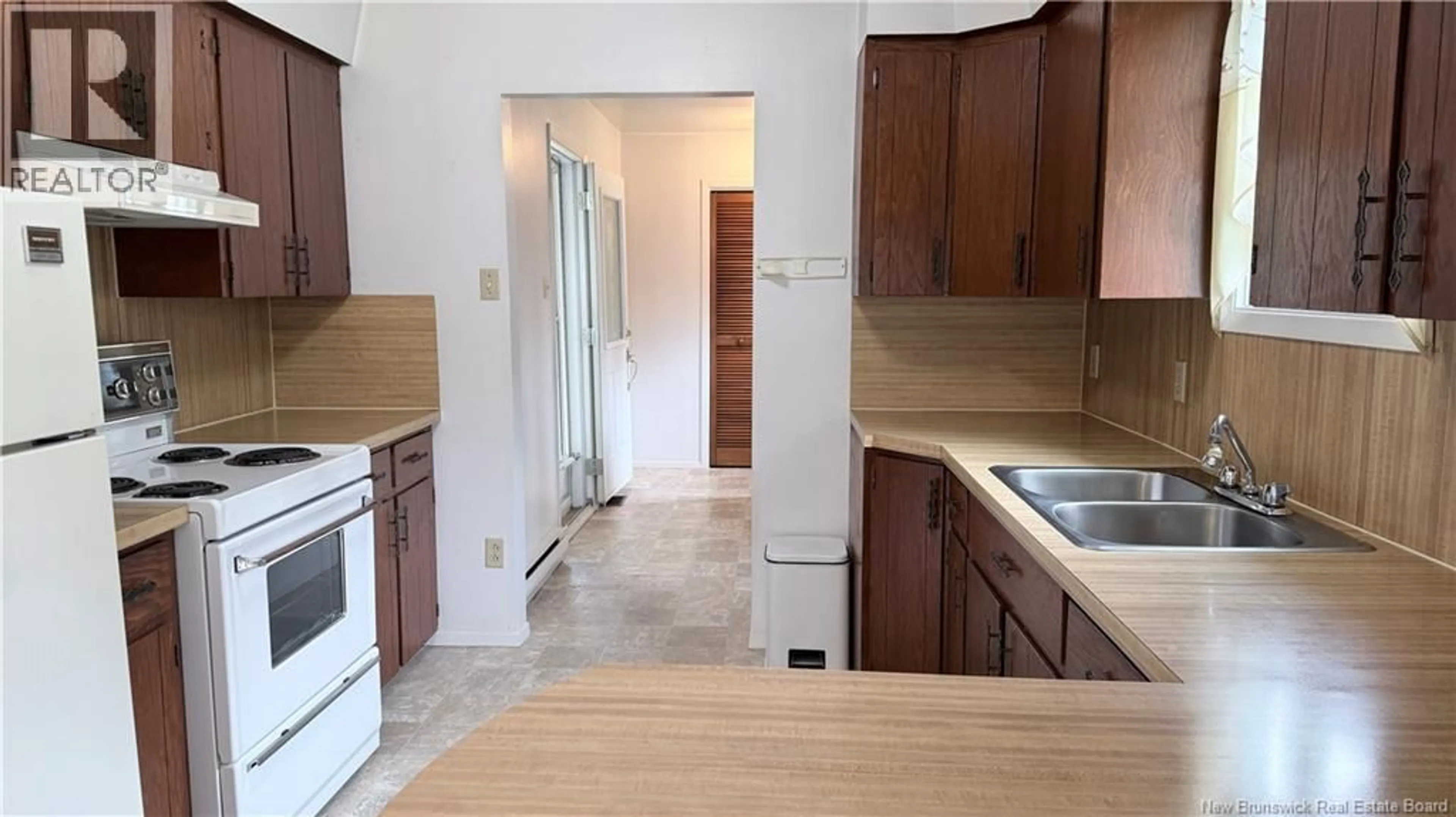 Standard kitchen, unknown for 43 RUE MADAWASKA, Saint-Jacques New Brunswick E7B1L6