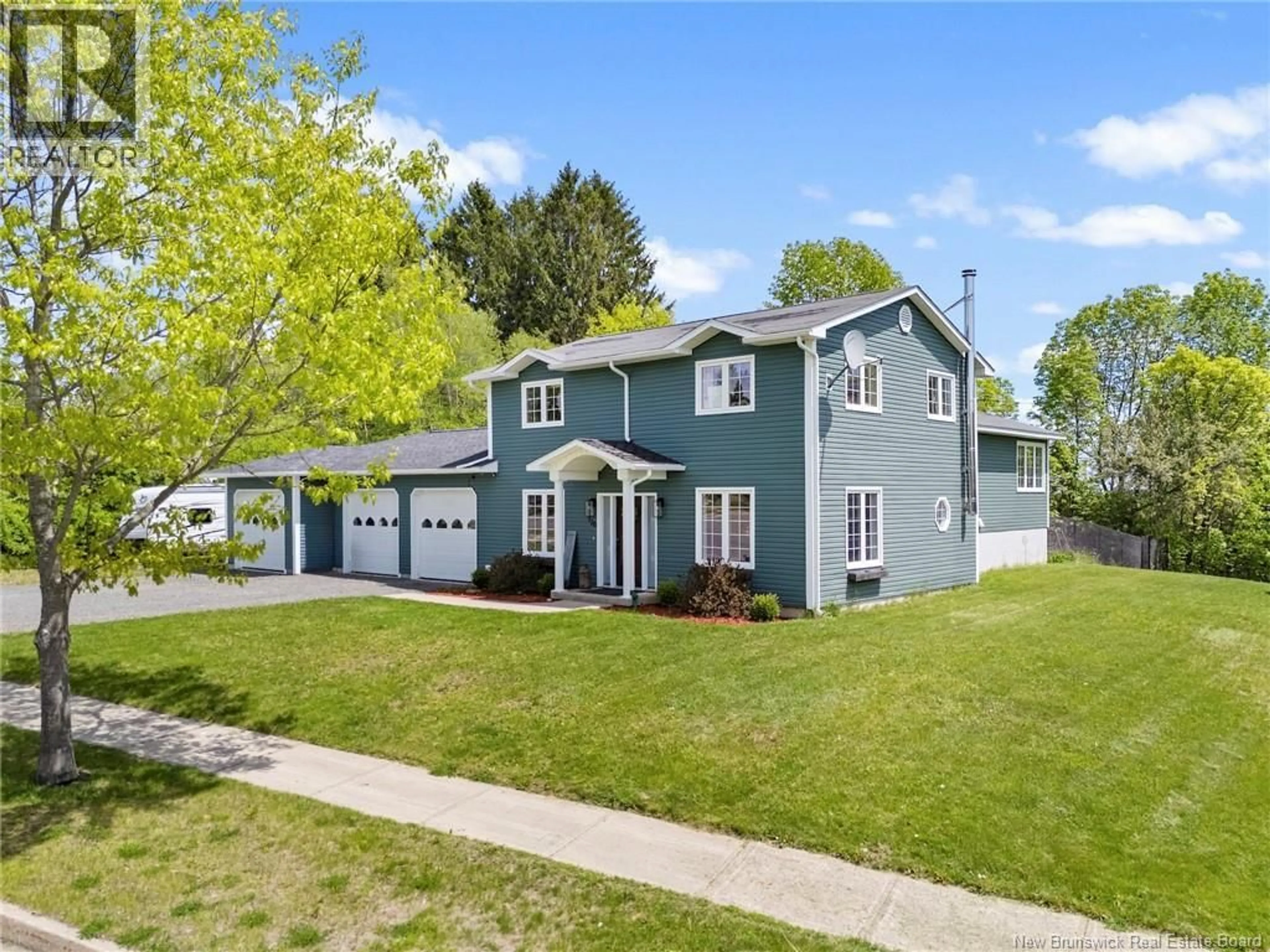 Home with vinyl exterior material, street for 126 MCGREGOR STREET, Fredericton New Brunswick E3G7V5