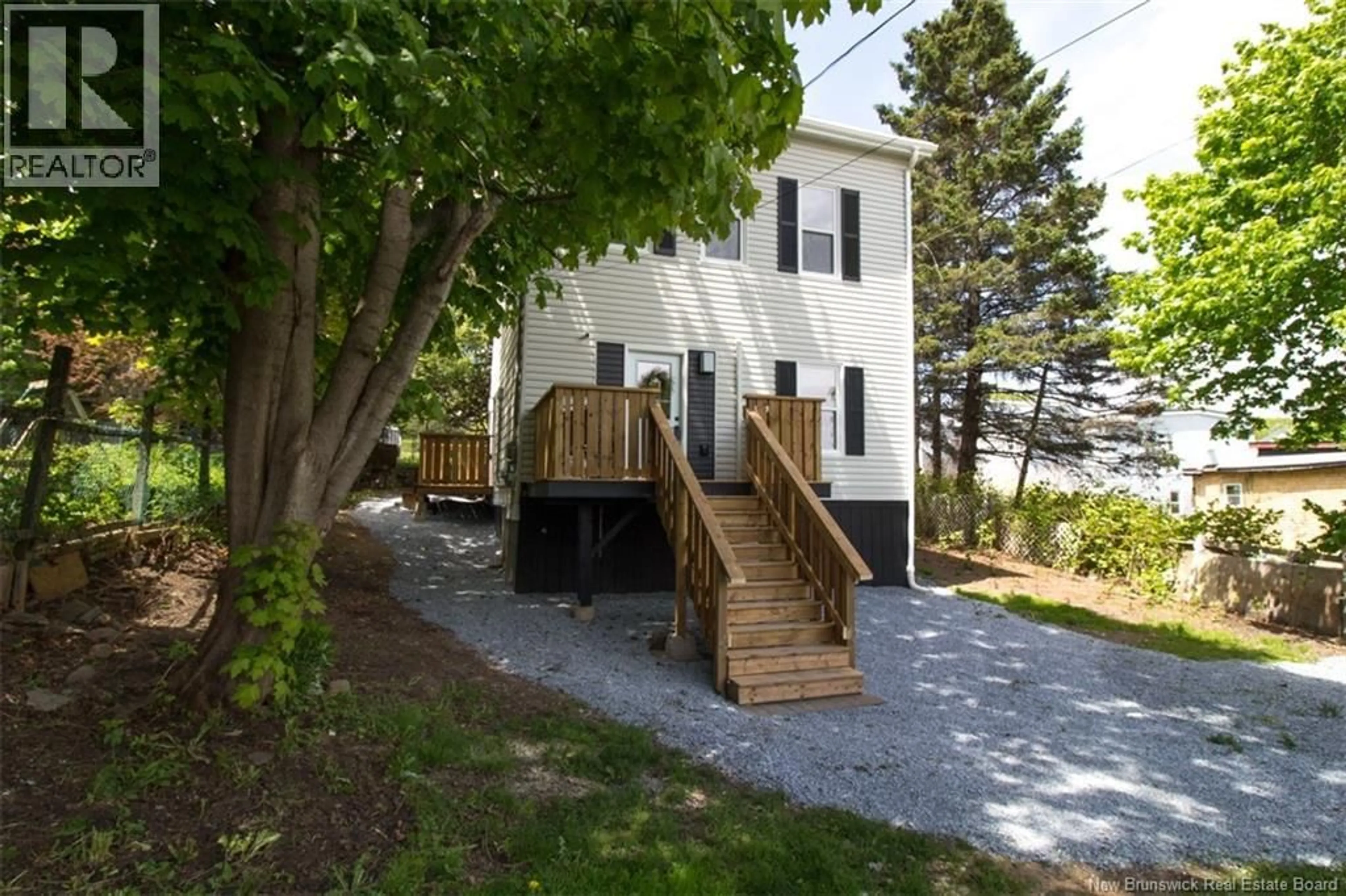 Patio, street for 229 RODNEY STREET, Saint John New Brunswick E2M1X5