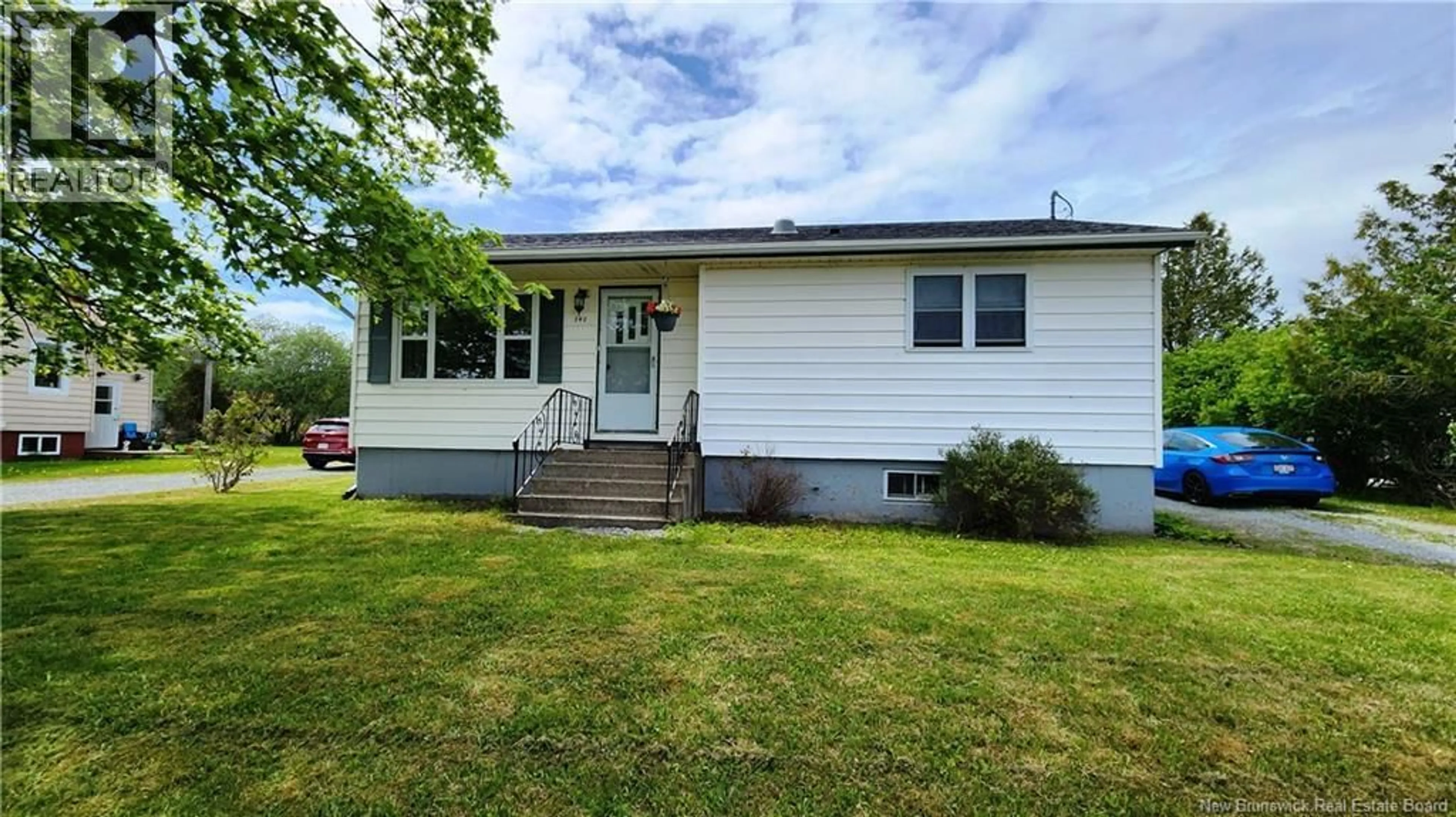 Home with vinyl exterior material, street for 340 BEACONSFIELD CRESCENT, Saint John New Brunswick E2M2H8