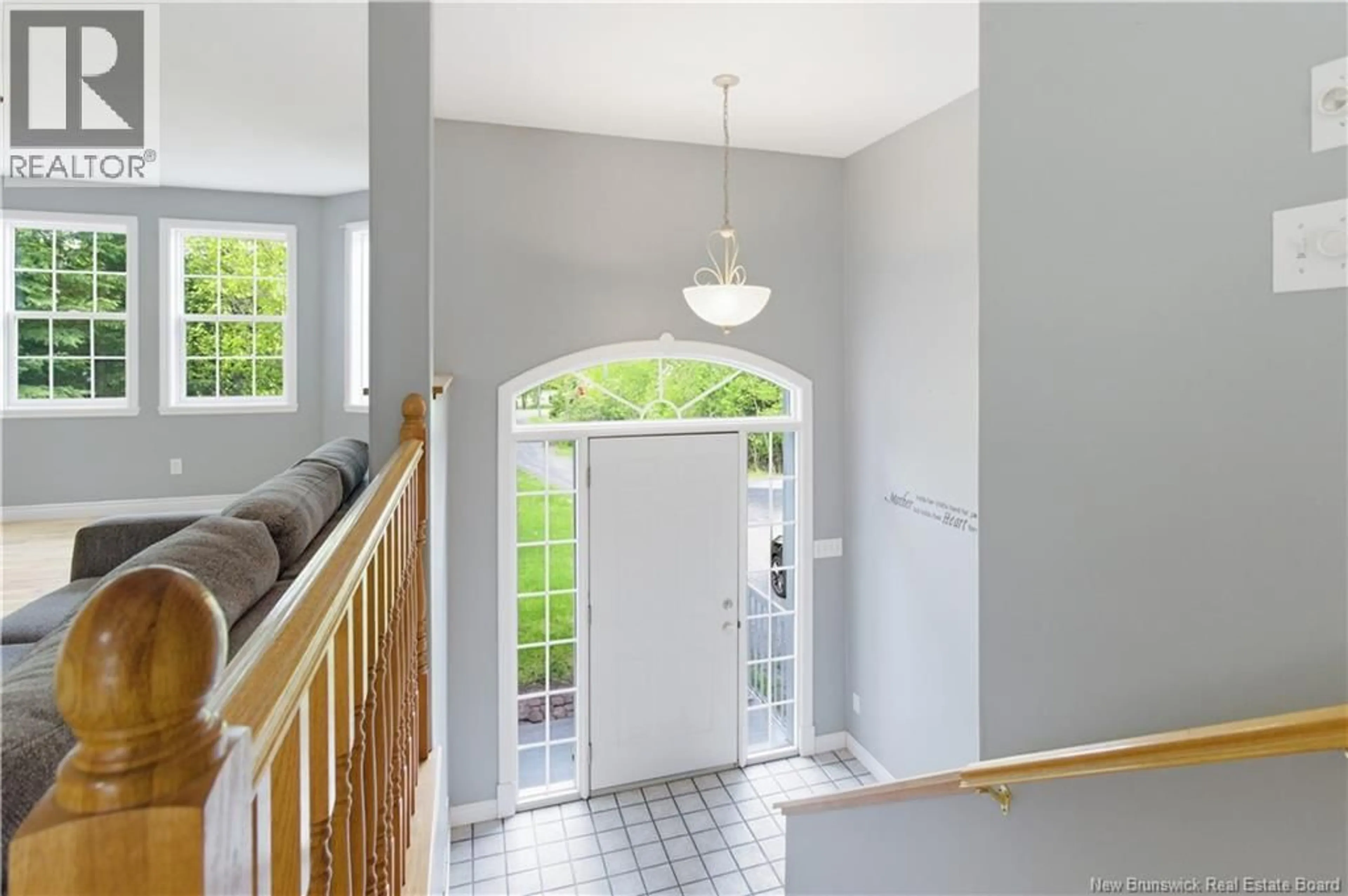 Indoor entryway for 152 CLAUDIE ROAD, Fredericton New Brunswick E3G7T7