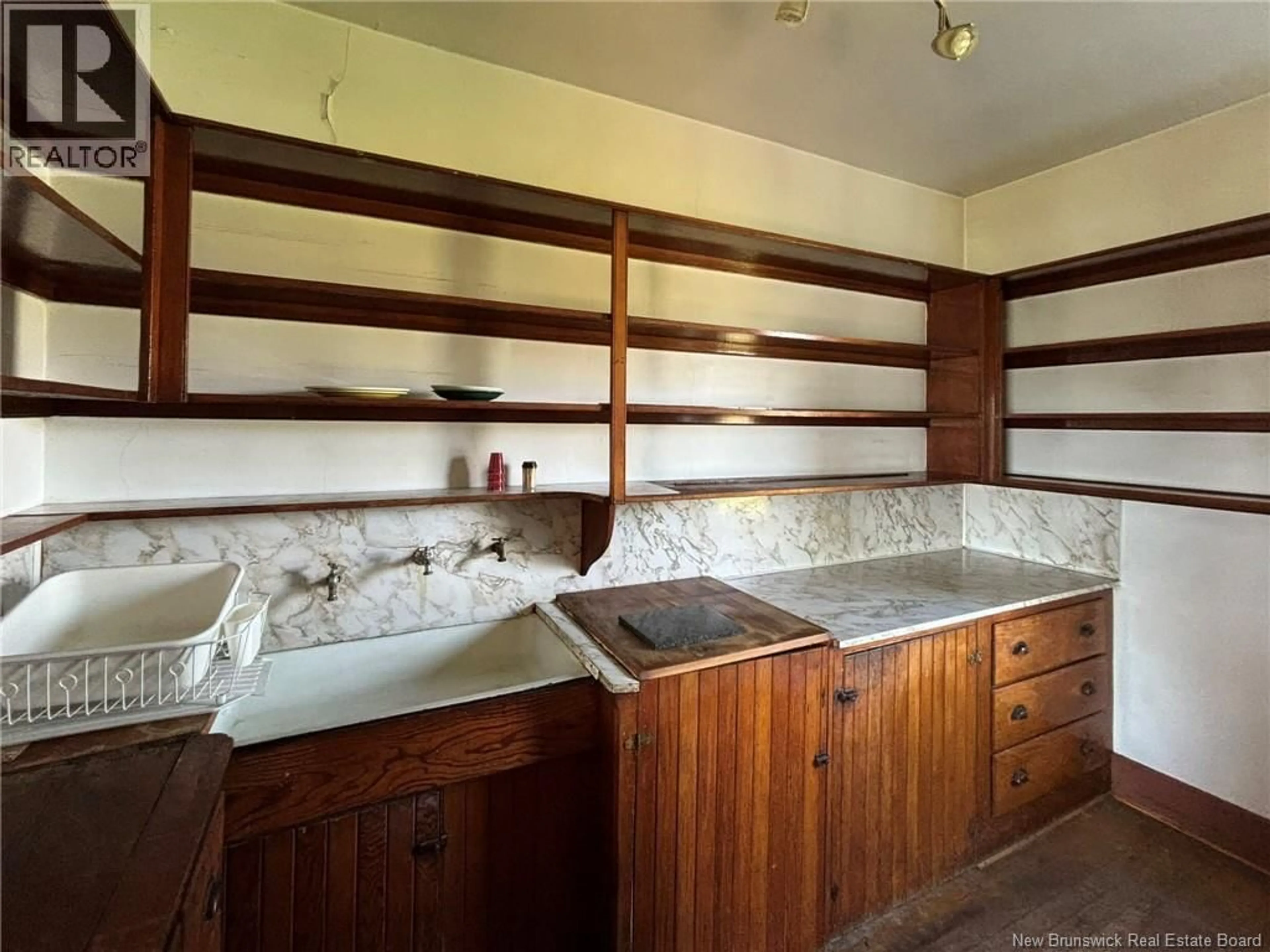 Standard kitchen, ceramic/tile floor for 12 SC BREAKWATER, Grand Manan New Brunswick E5G2J2