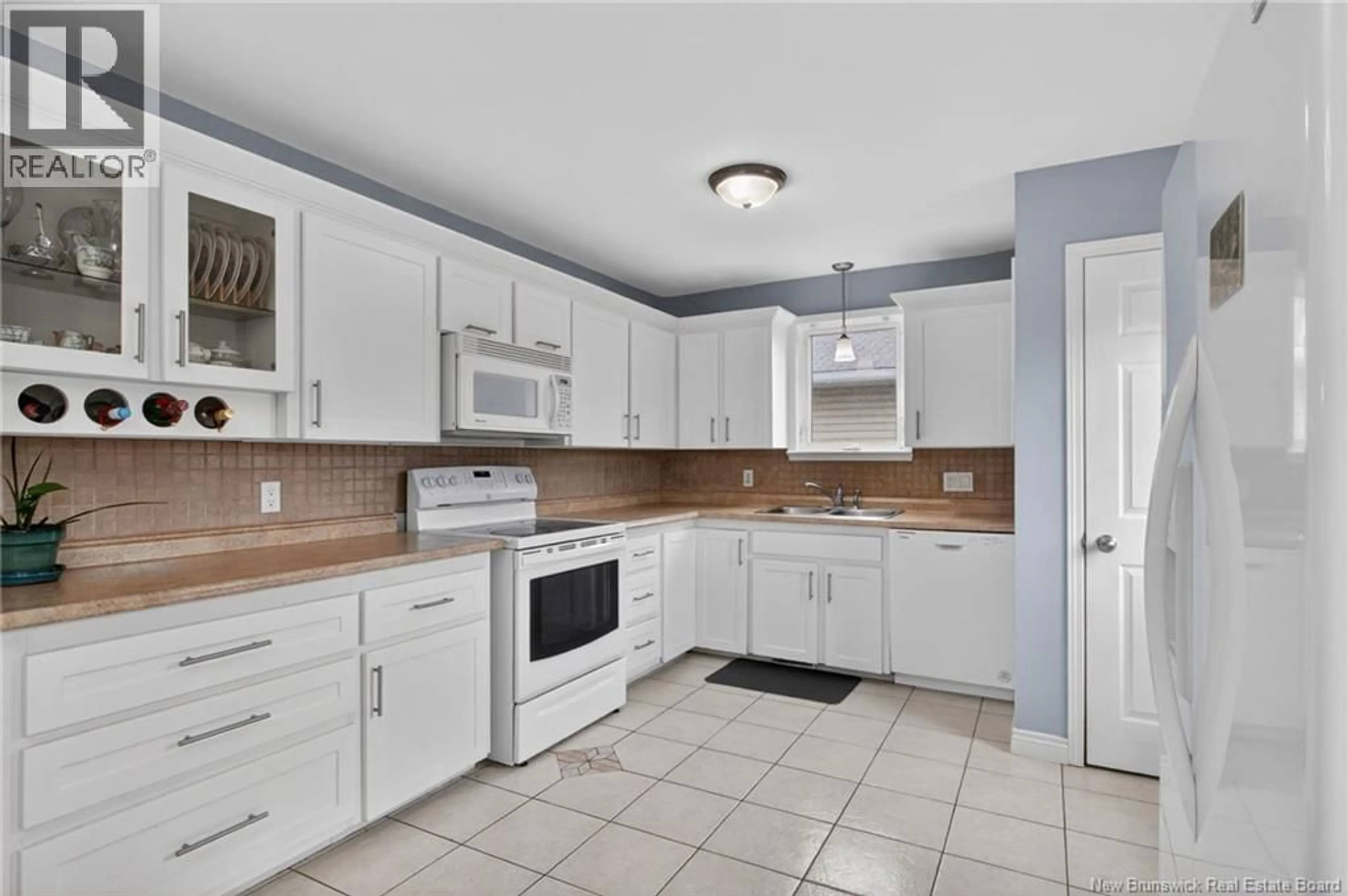 Standard kitchen, ceramic/tile floor for 78 HENDERSON AVENUE, Riverview New Brunswick E1B3P3
