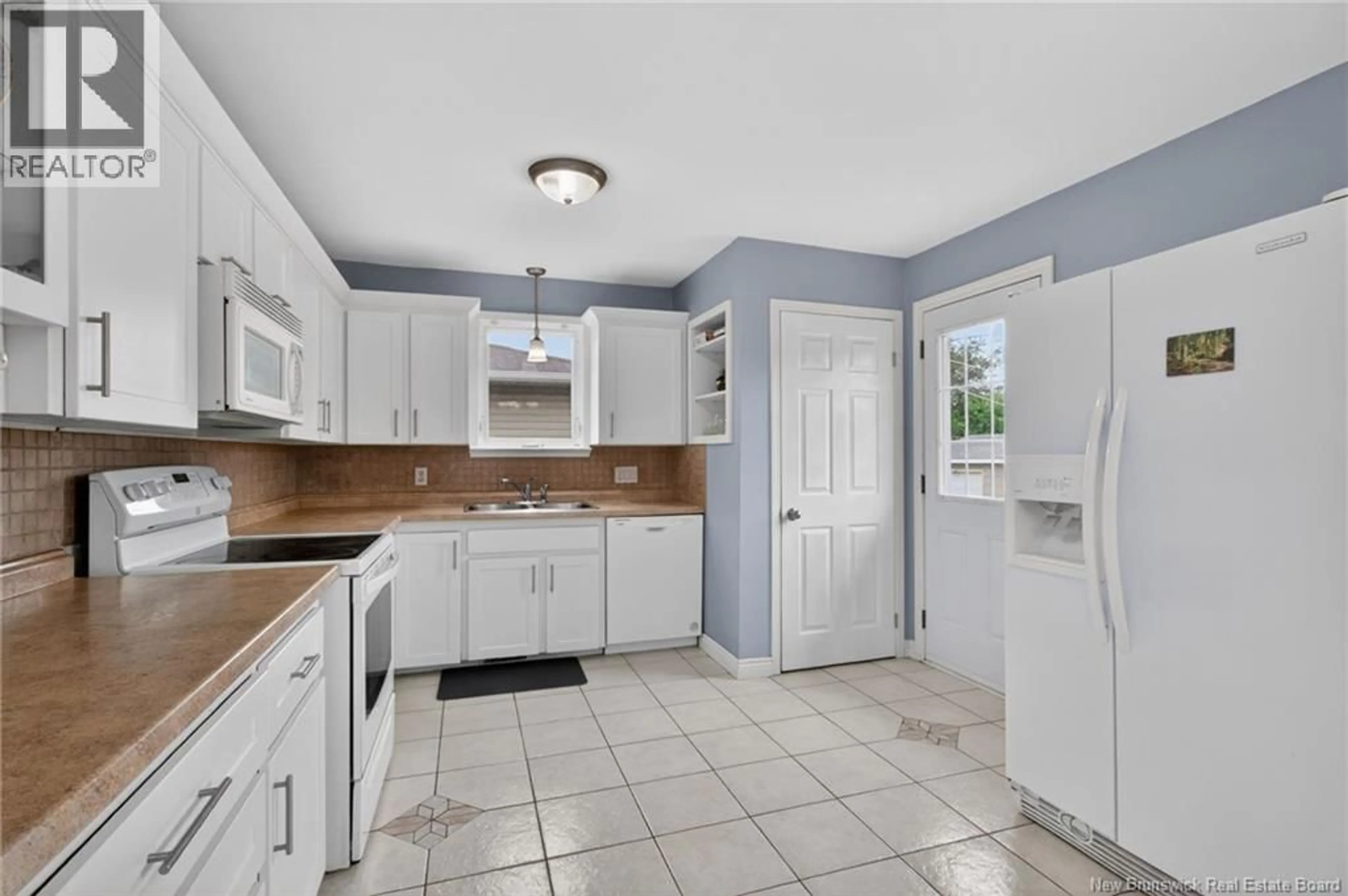 Standard kitchen, ceramic/tile floor for 78 HENDERSON AVENUE, Riverview New Brunswick E1B3P3