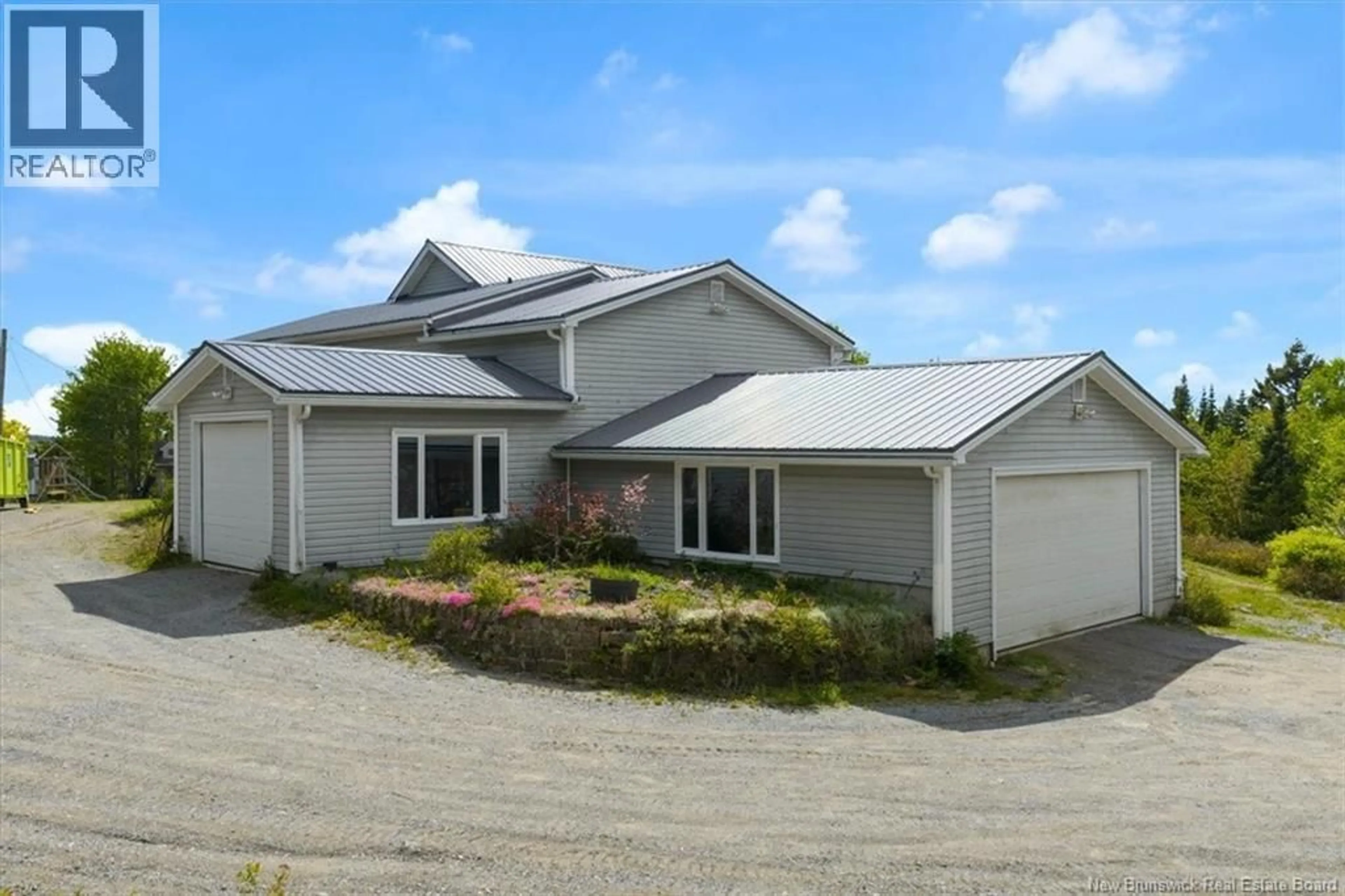 Home with vinyl exterior material, unknown for 86 SOUTHRIDGE ROAD, Rothesay New Brunswick E2S1C5