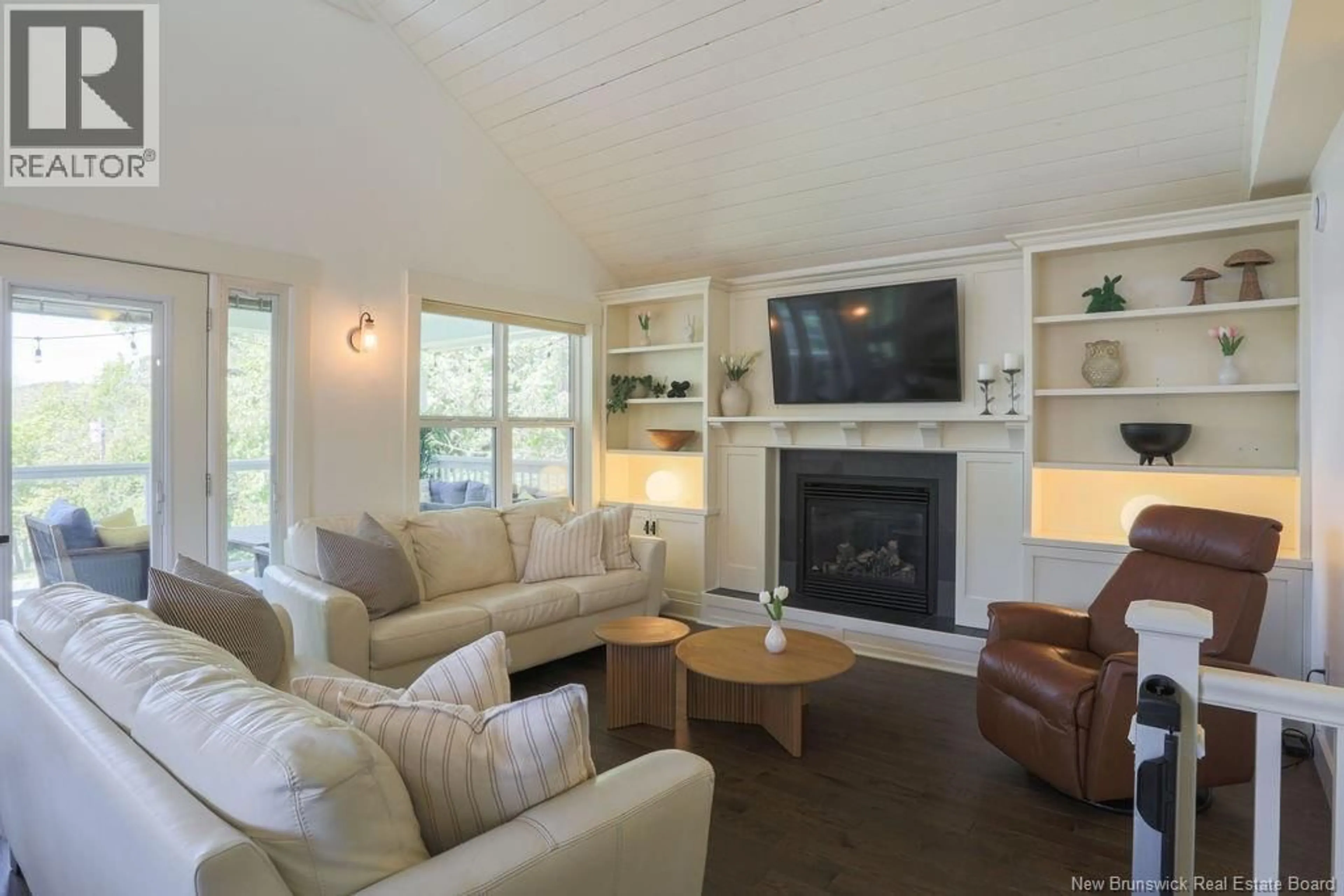 Living room with furniture, unknown for 488 GONDOLA POINT ROAD, Quispamsis New Brunswick E2E1E2