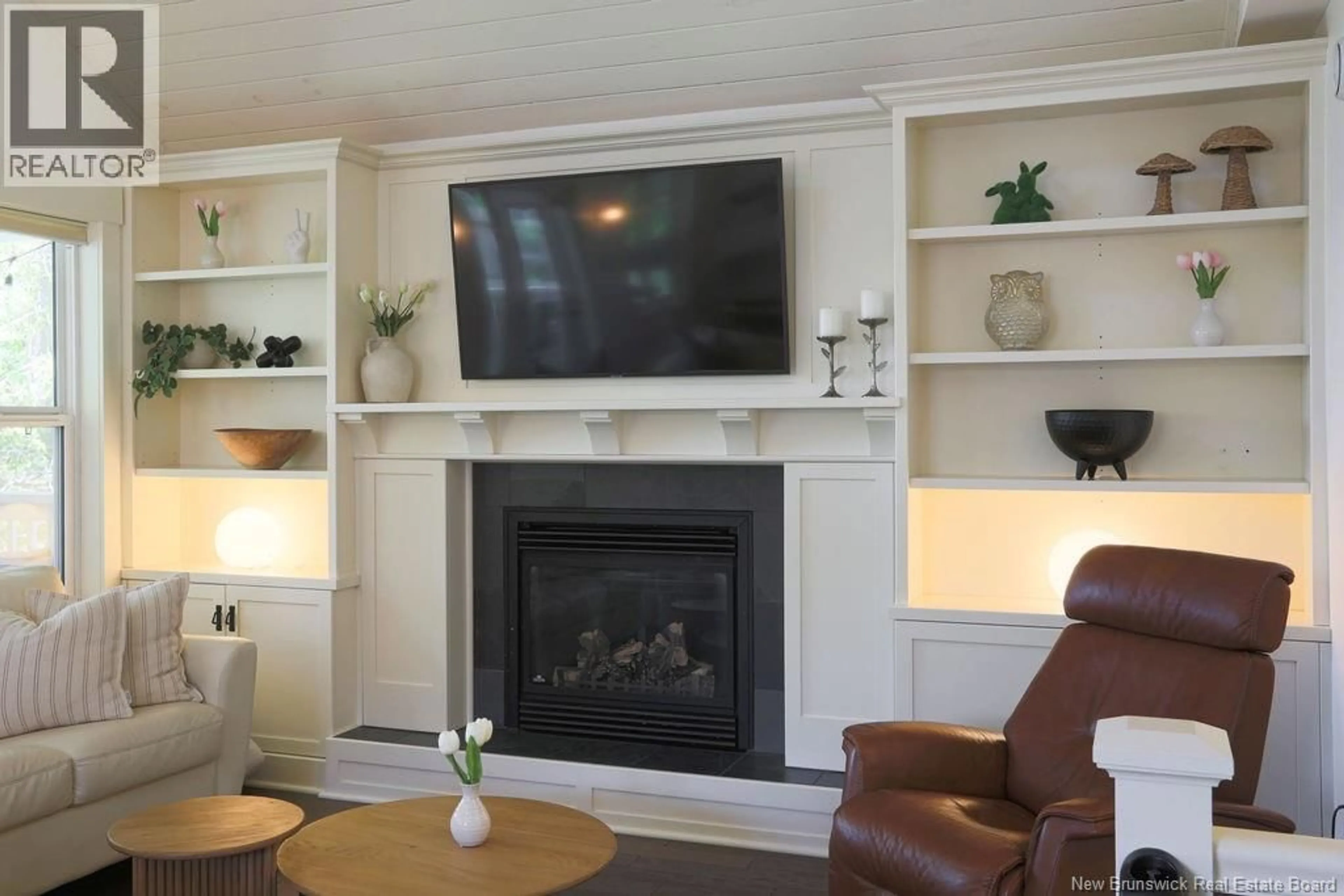 Living room with furniture, wood/laminate floor for 488 GONDOLA POINT ROAD, Quispamsis New Brunswick E2E1E2