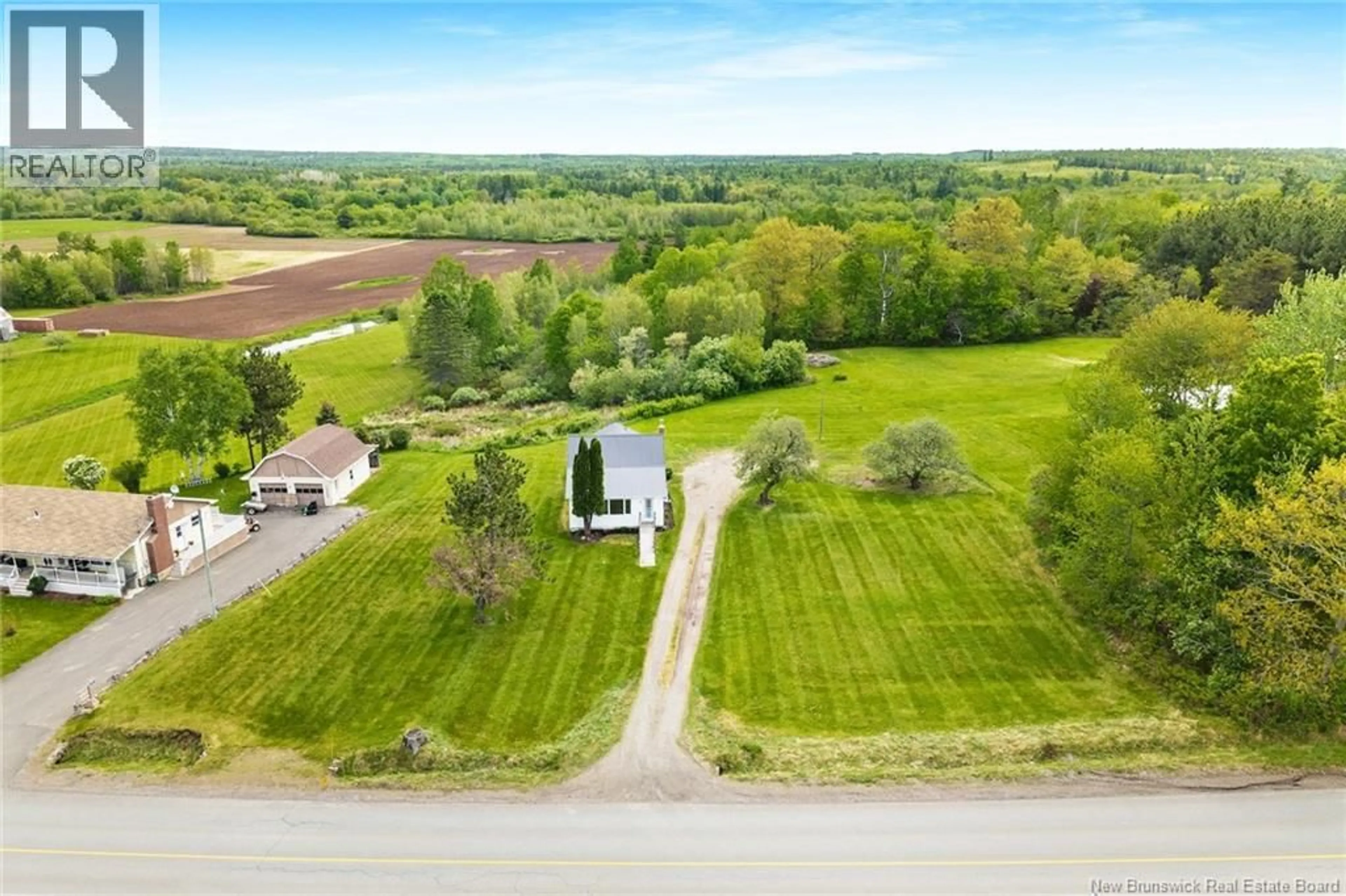 A pic from outside/outdoor area/front of a property/back of a property/a pic from drone, water/lake/river/ocean view for 6055 ROUTE 101, Hoyt New Brunswick E5L1Z5