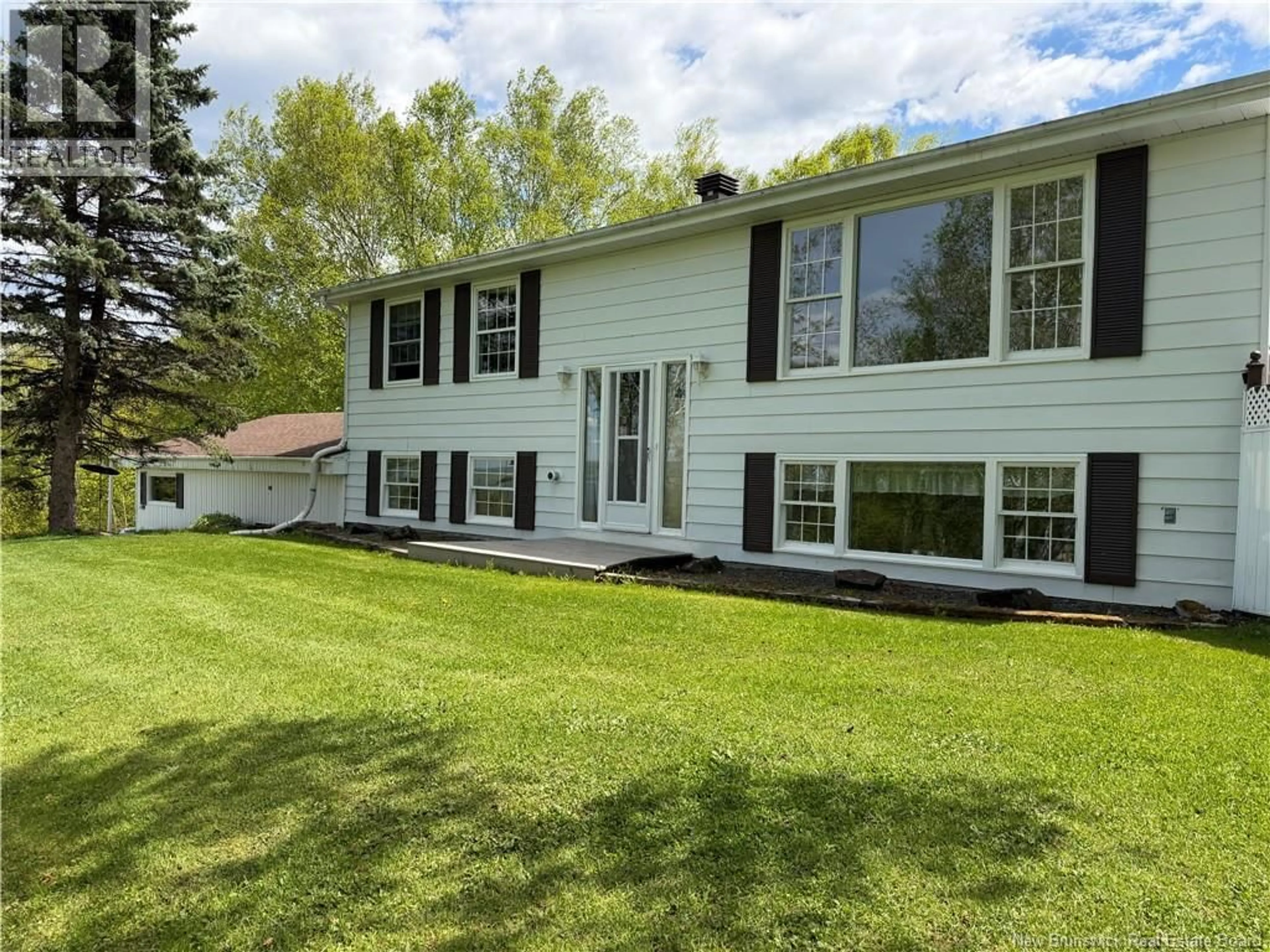 Home with vinyl exterior material, unknown for 25 MCNEISH ROAD, Point La Nim New Brunswick E3N6B8
