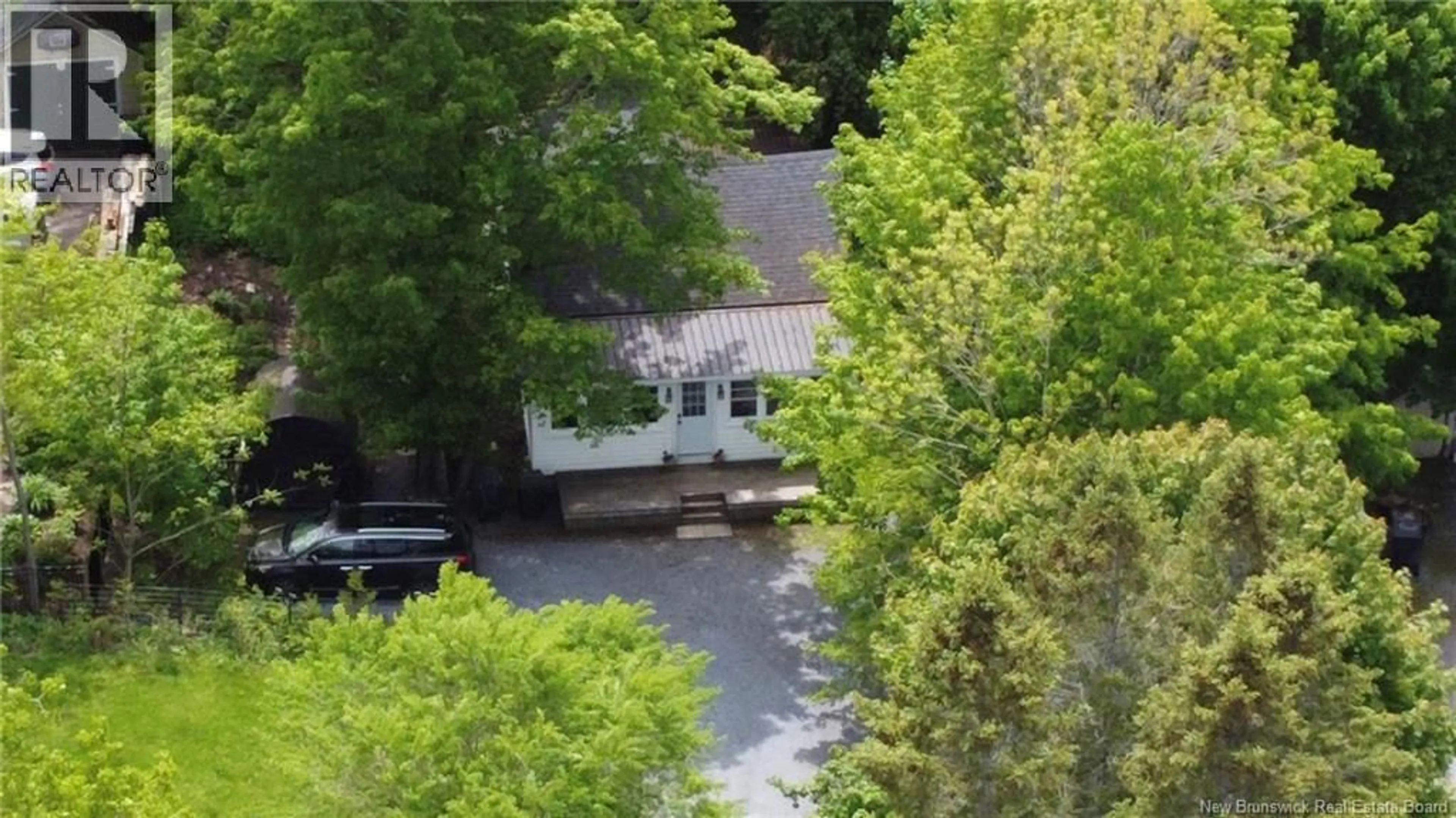 A pic from outside/outdoor area/front of a property/back of a property/a pic from drone, unknown for 18 KEIRSTEAD AVENUE, Hampton New Brunswick E5N5A3