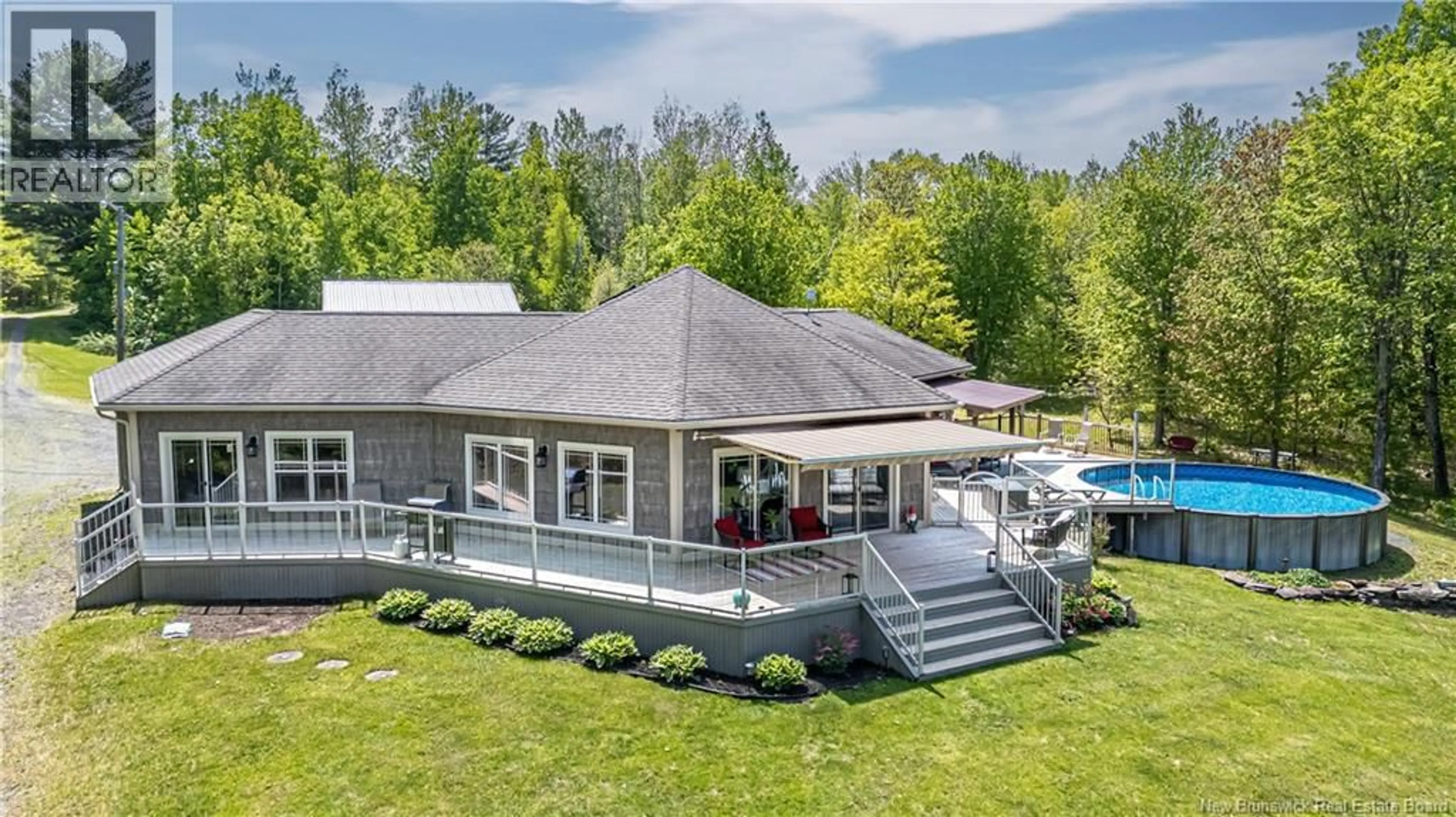 A pic from outside/outdoor area/front of a property/back of a property/a pic from drone, water/lake/river/ocean view for 1419 ROUTE 105, Upper Gagetown New Brunswick E5M1P5
