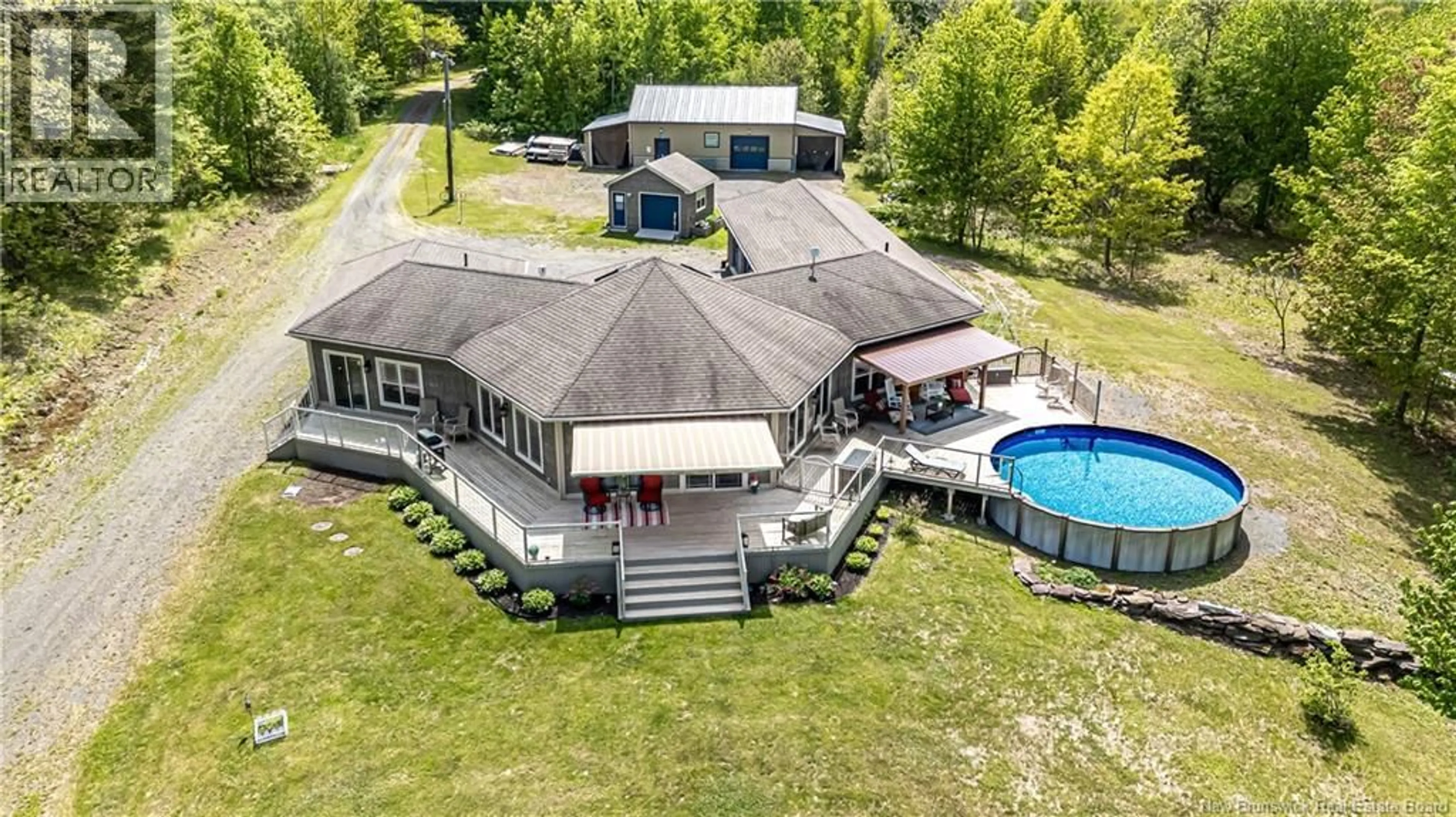 A pic from outside/outdoor area/front of a property/back of a property/a pic from drone, water/lake/river/ocean view for 1419 ROUTE 105, Upper Gagetown New Brunswick E5M1P5