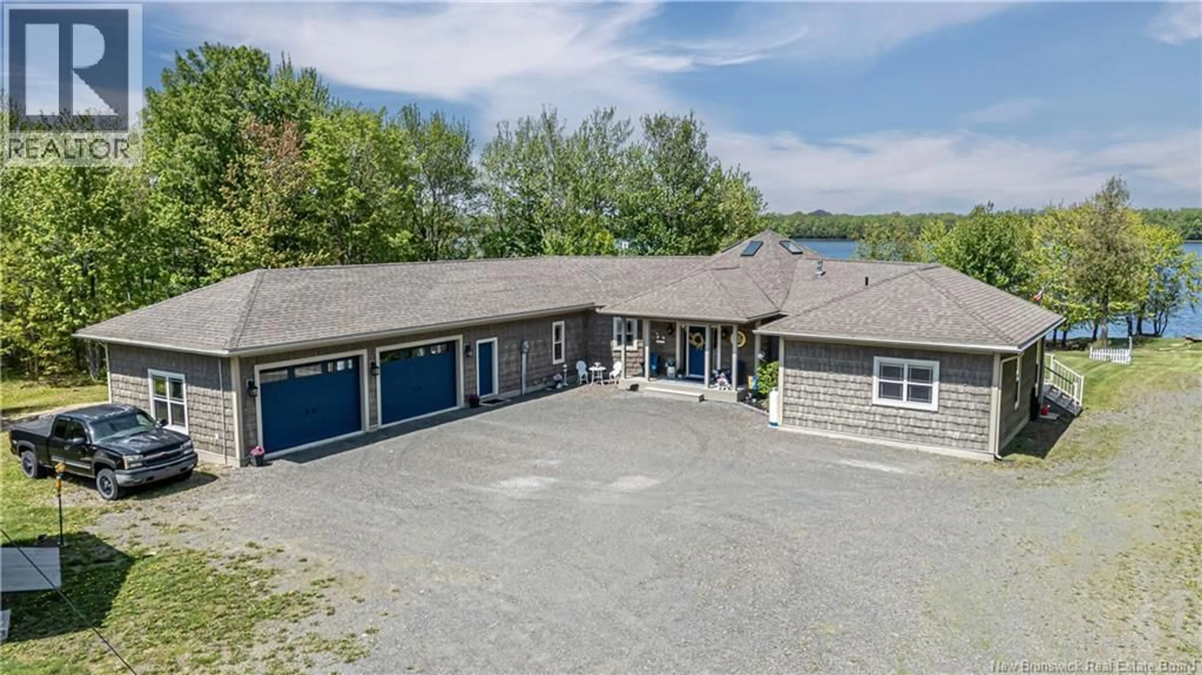 A pic from outside/outdoor area/front of a property/back of a property/a pic from drone, water/lake/river/ocean view for 1419 ROUTE 105, Upper Gagetown New Brunswick E5M1P5