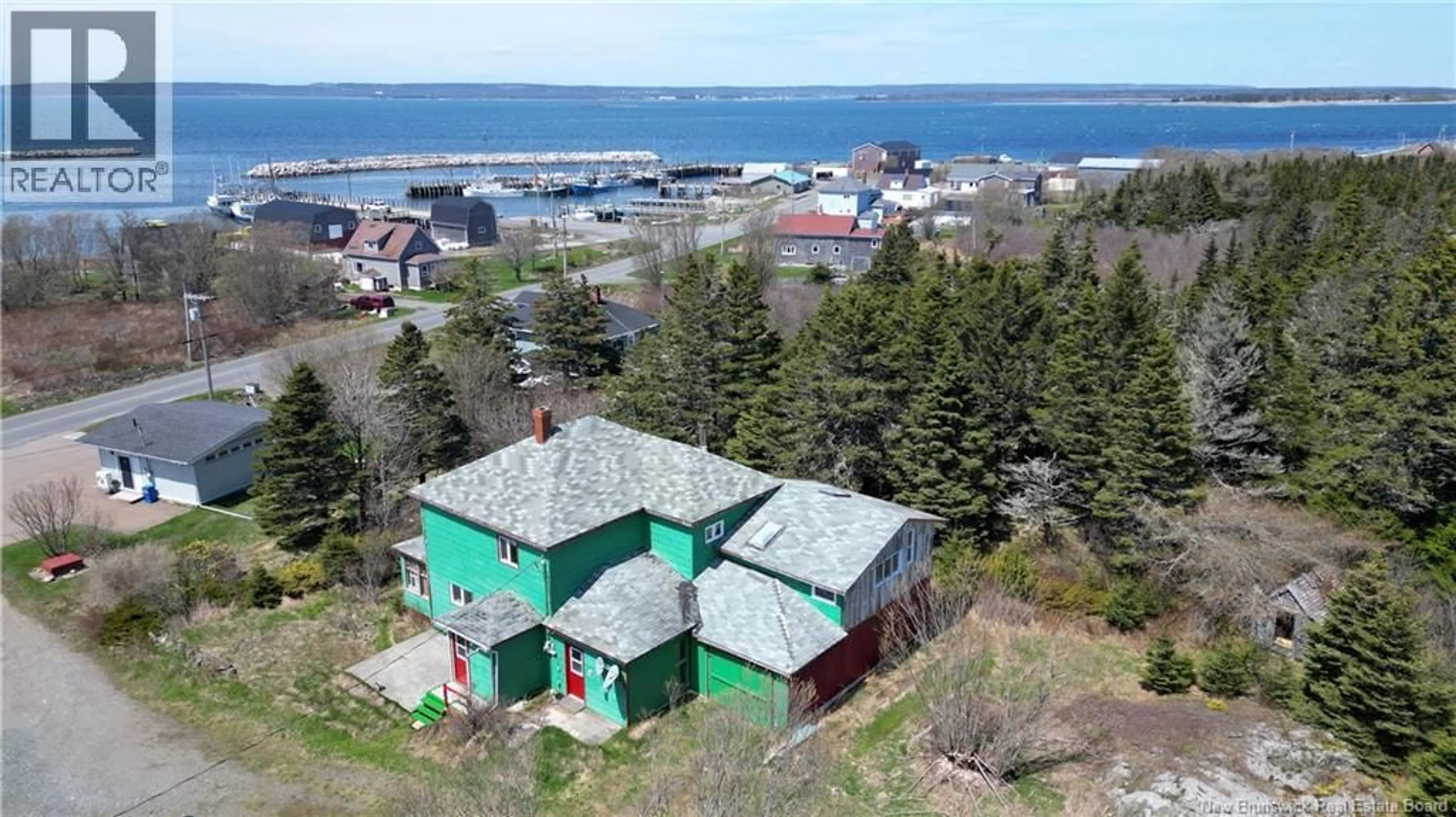 A pic from outside/outdoor area/front of a property/back of a property/a pic from drone, unknown for 120 WHITE HEAD ROAD, White Head Island New Brunswick E5G1K4