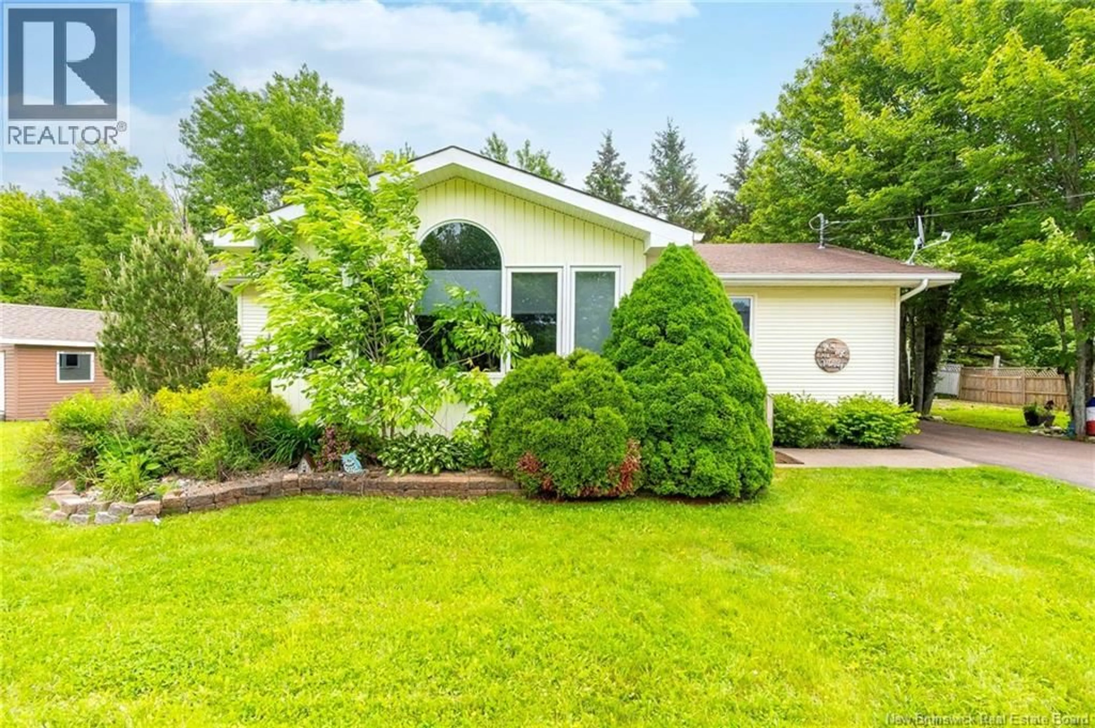 Home with vinyl exterior material, water/lake/river/ocean view for 5 BROUSSARD STREET, Cap-Pelé New Brunswick E4N1N1