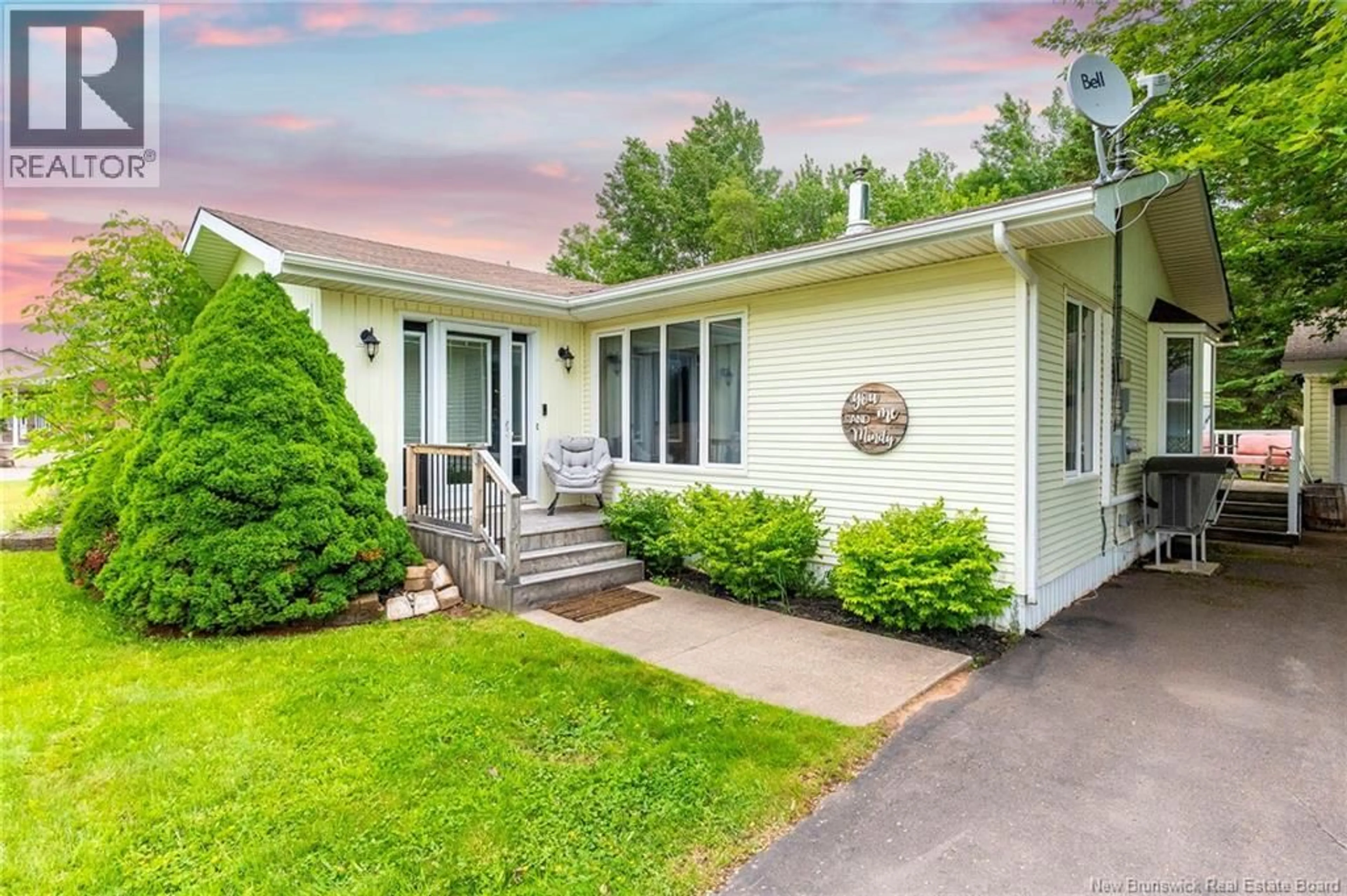 Home with vinyl exterior material, street for 5 BROUSSARD STREET, Cap-Pelé New Brunswick E4N1N1