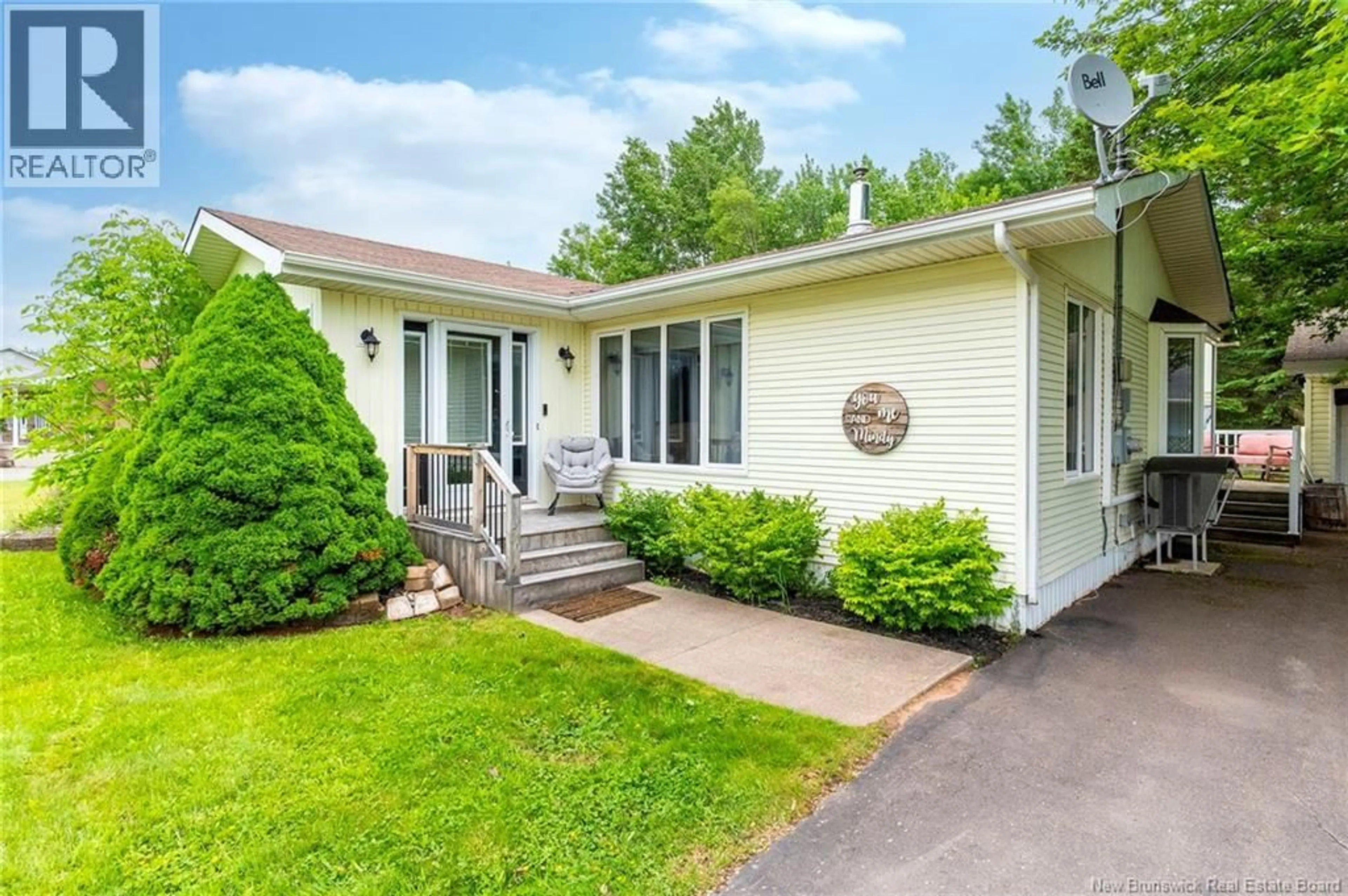 Home with vinyl exterior material, street for 5 BROUSSARD STREET, Cap-Pelé New Brunswick E4N1N1